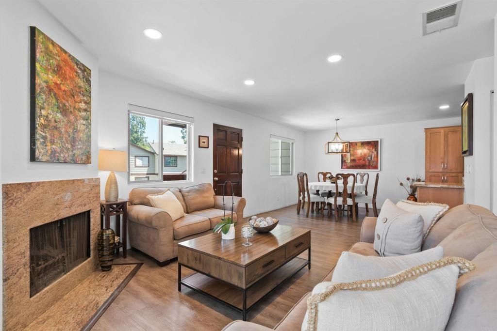 Chula Vista, California, 91910, United States, 2 Bedrooms Bedrooms, ,2 BathroomsBathrooms,Residential,For Sale,1911052