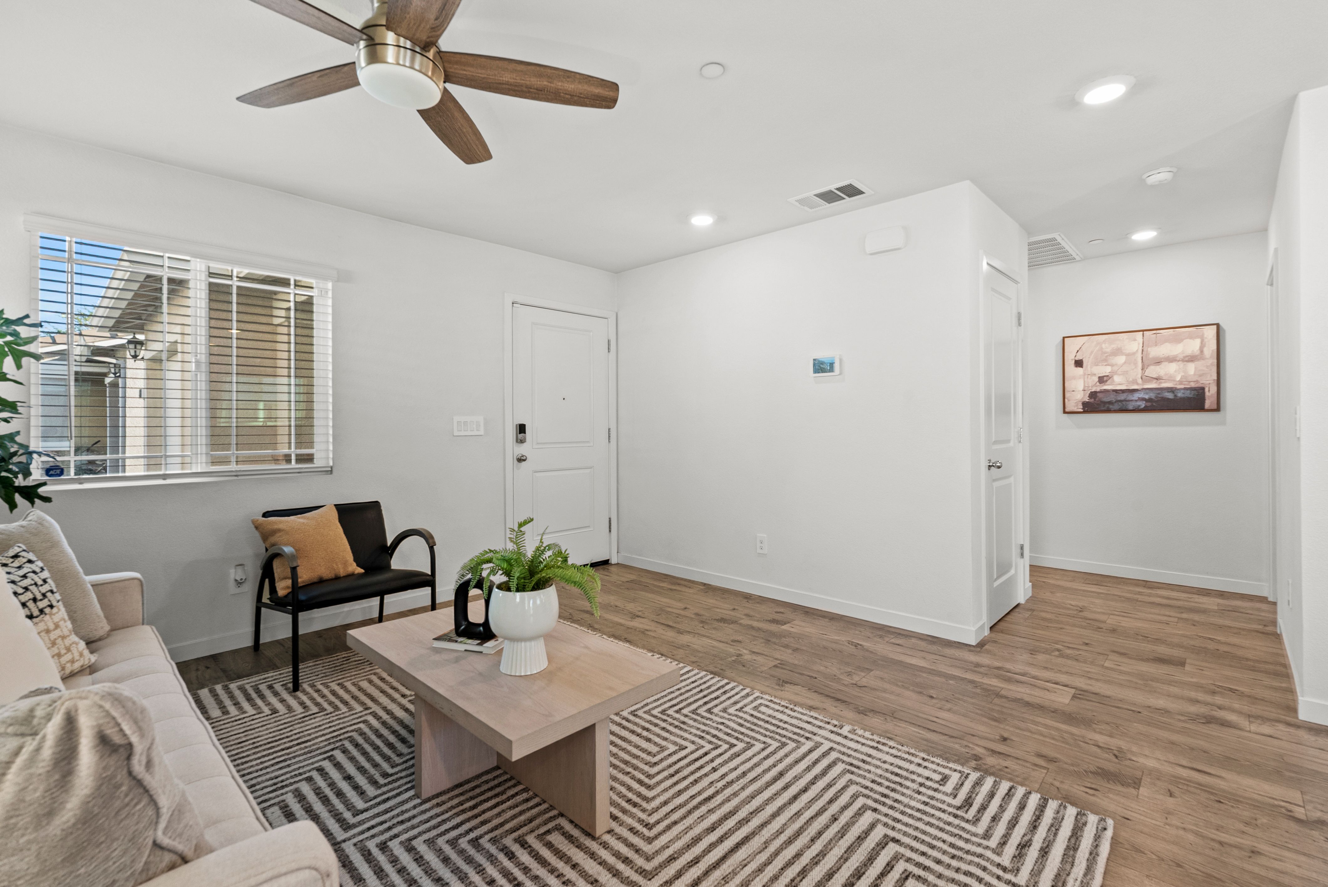  4388 Silver Cedar Lane, Sacramento, CA 95834 - 物件實景