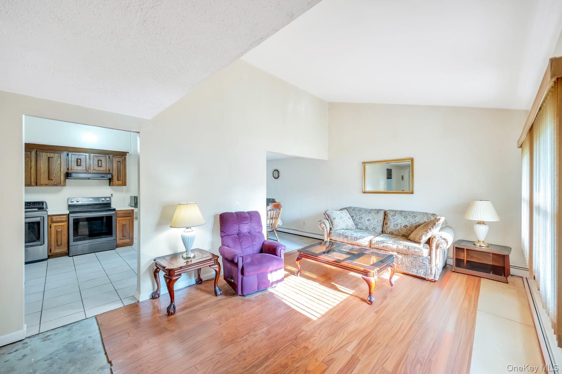 Medford, New York, 11763, United States, 5 Bedrooms Bedrooms, ,2 BathroomsBathrooms,Residential,For Sale,1926312