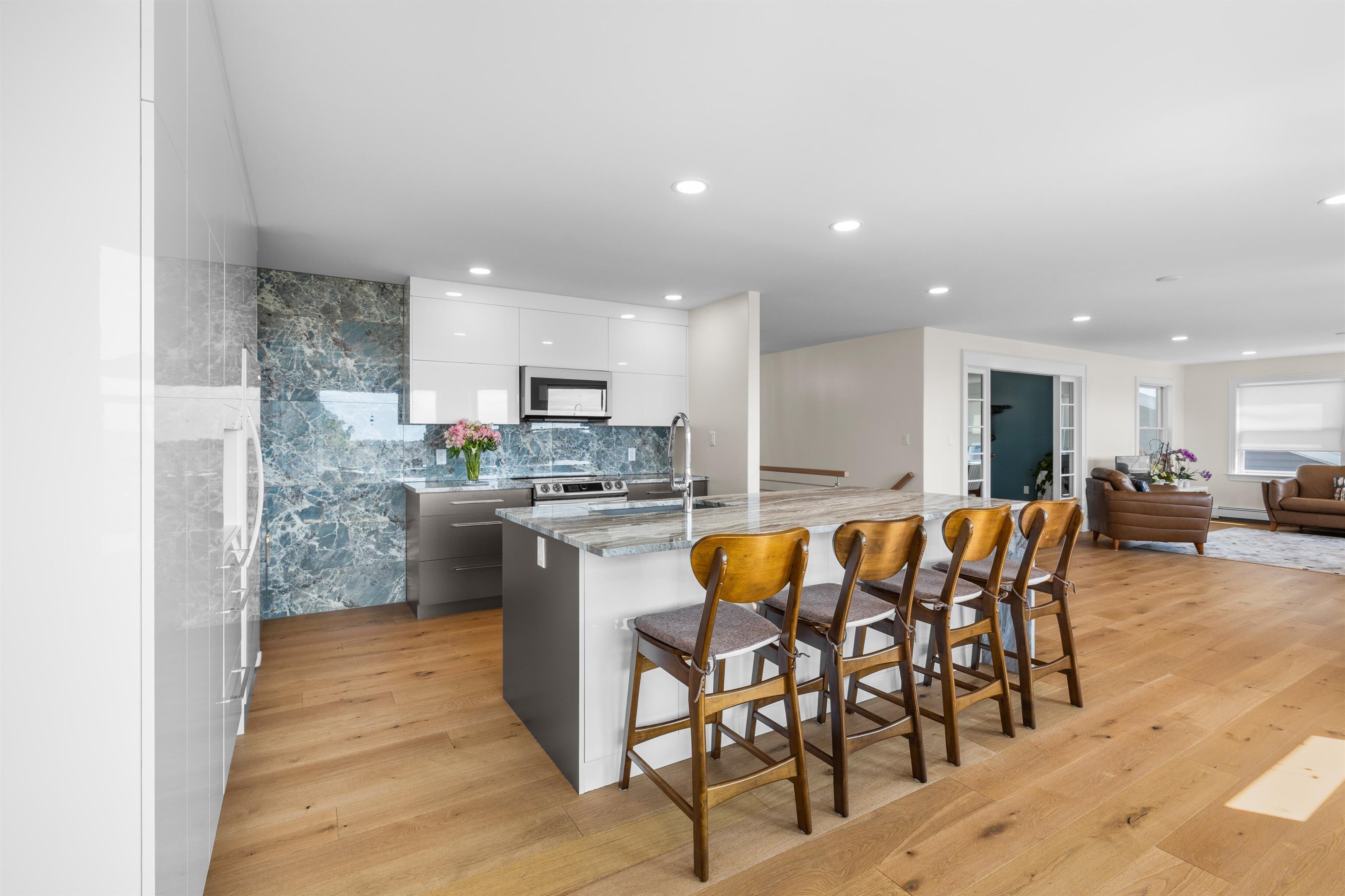 STRATFORD, Prince Edward Island, C1B 0J7, CA, 7 Bedrooms Bedrooms, ,4 BathroomsBathrooms,Residential,For Sale,1949695