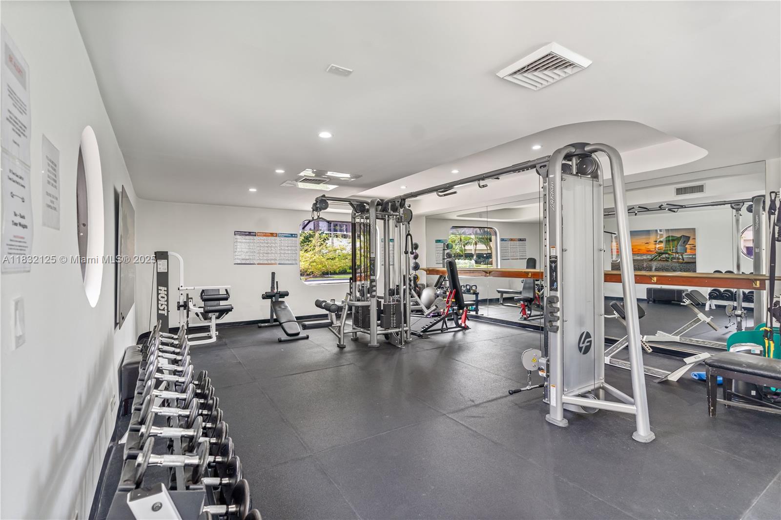 Aventura, Florida, 33180, United States, 2 Bedrooms Bedrooms, ,3 BathroomsBathrooms,Residential,For Sale,1885240