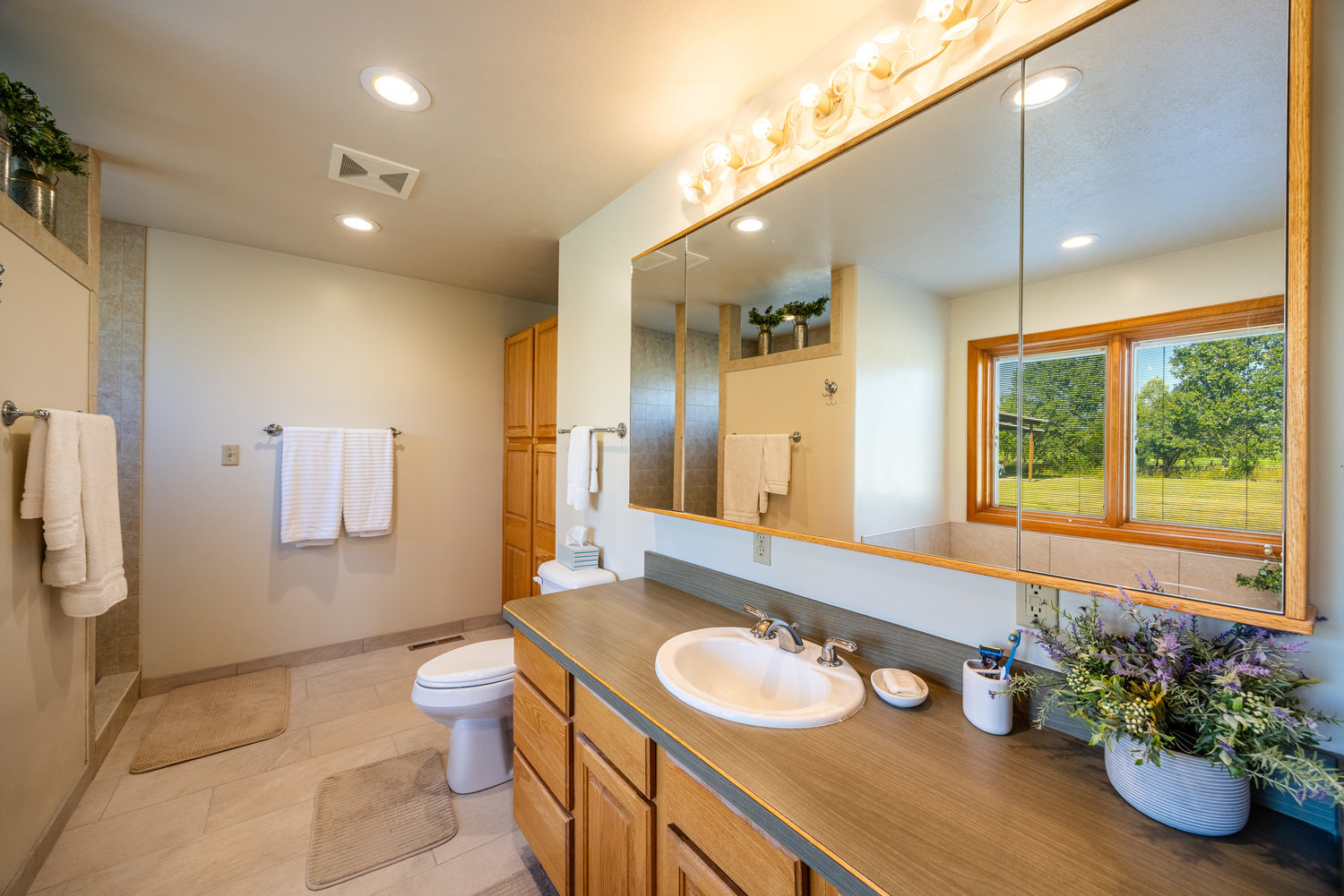 Sheridan, Wyoming, 82801, United States, 3 Bedrooms Bedrooms, ,2 BathroomsBathrooms,Residential,For Sale,1941292