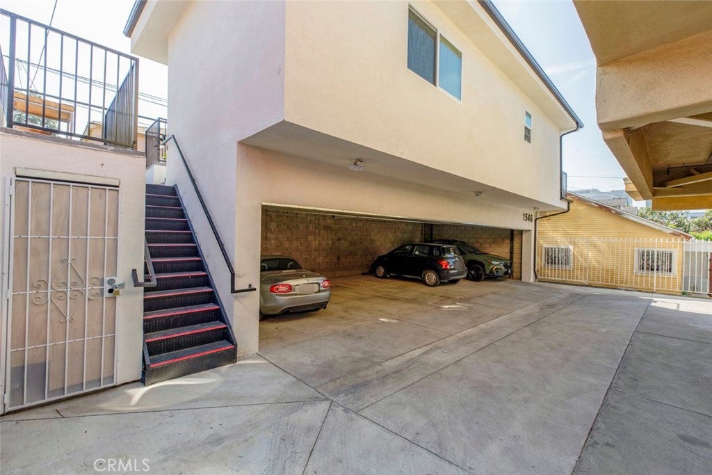 Los Angeles, California, 90027, United States, ,Residential,For Sale,1940498