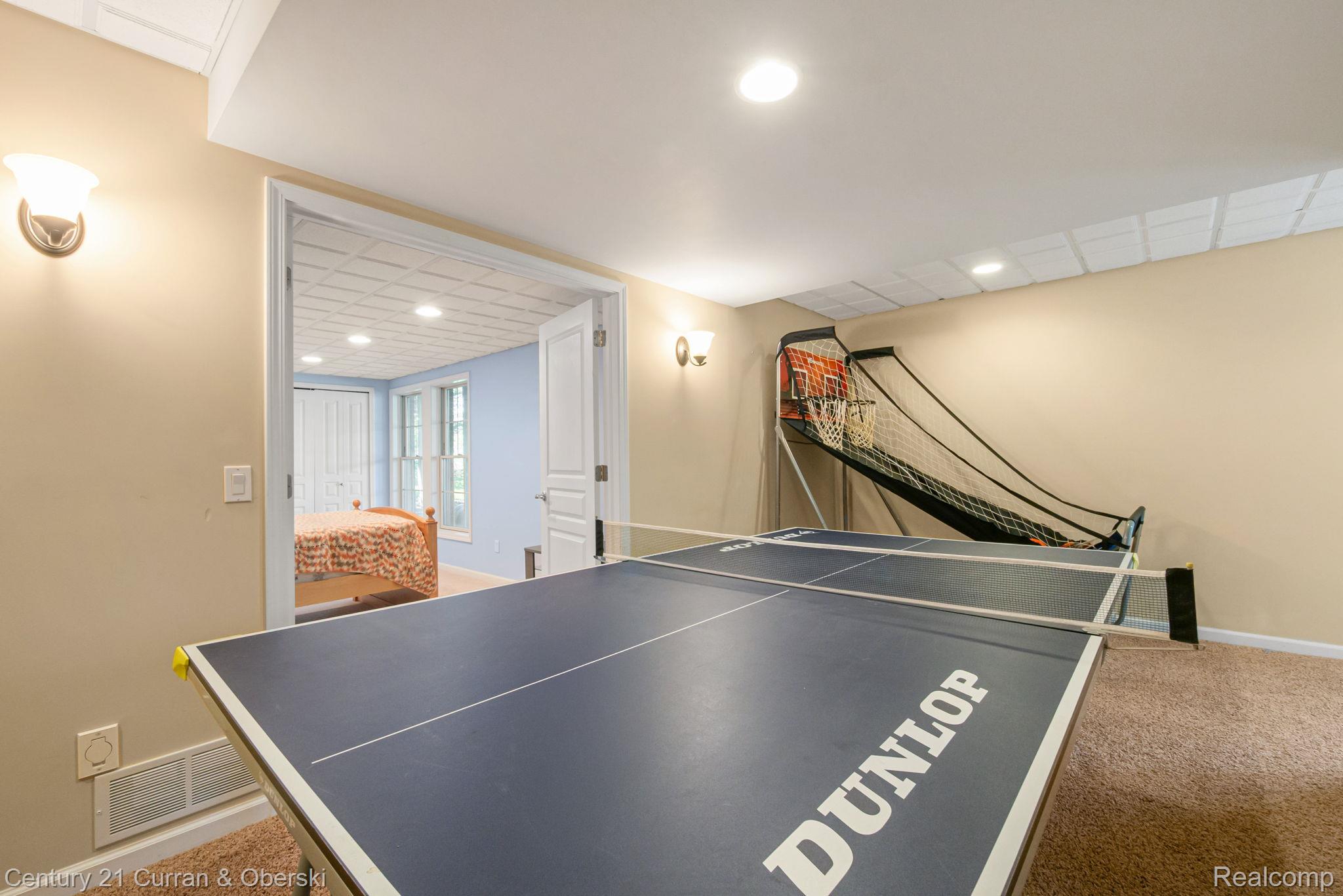 Northville, Michigan, 48168, United States, 5 Bedrooms Bedrooms, ,6 BathroomsBathrooms,Residential,For Sale,2048857