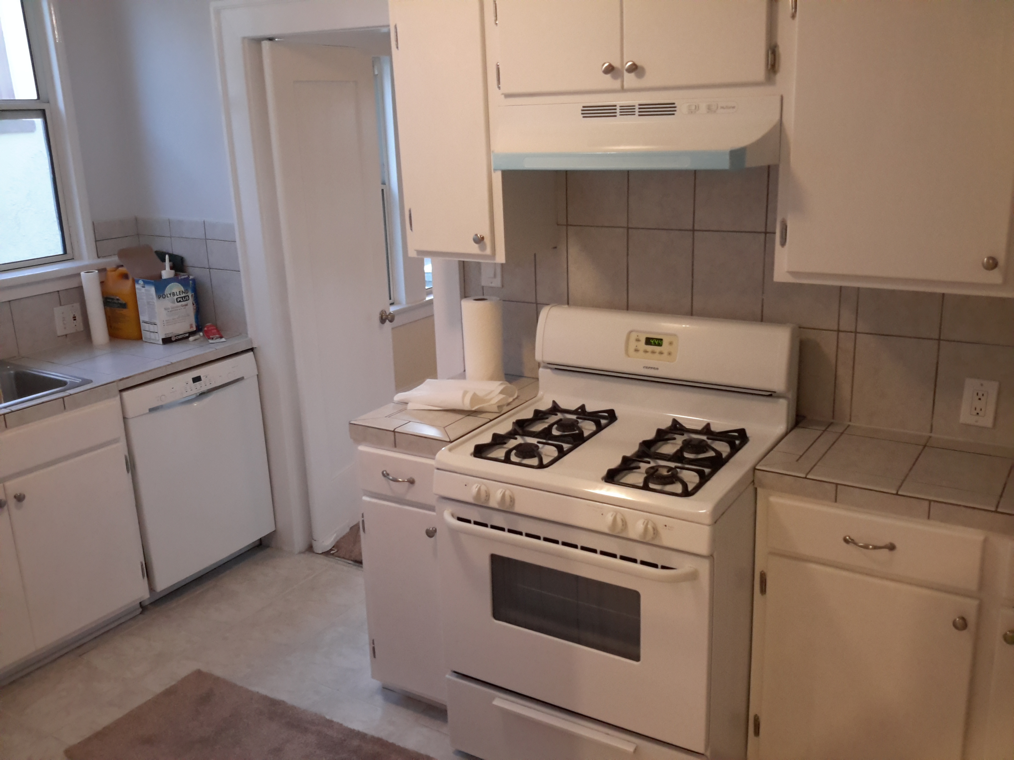 Los Angeles, California, 90019, United States, 8 Bedrooms Bedrooms, ,4 BathroomsBathrooms,Residential,For Sale,1864007