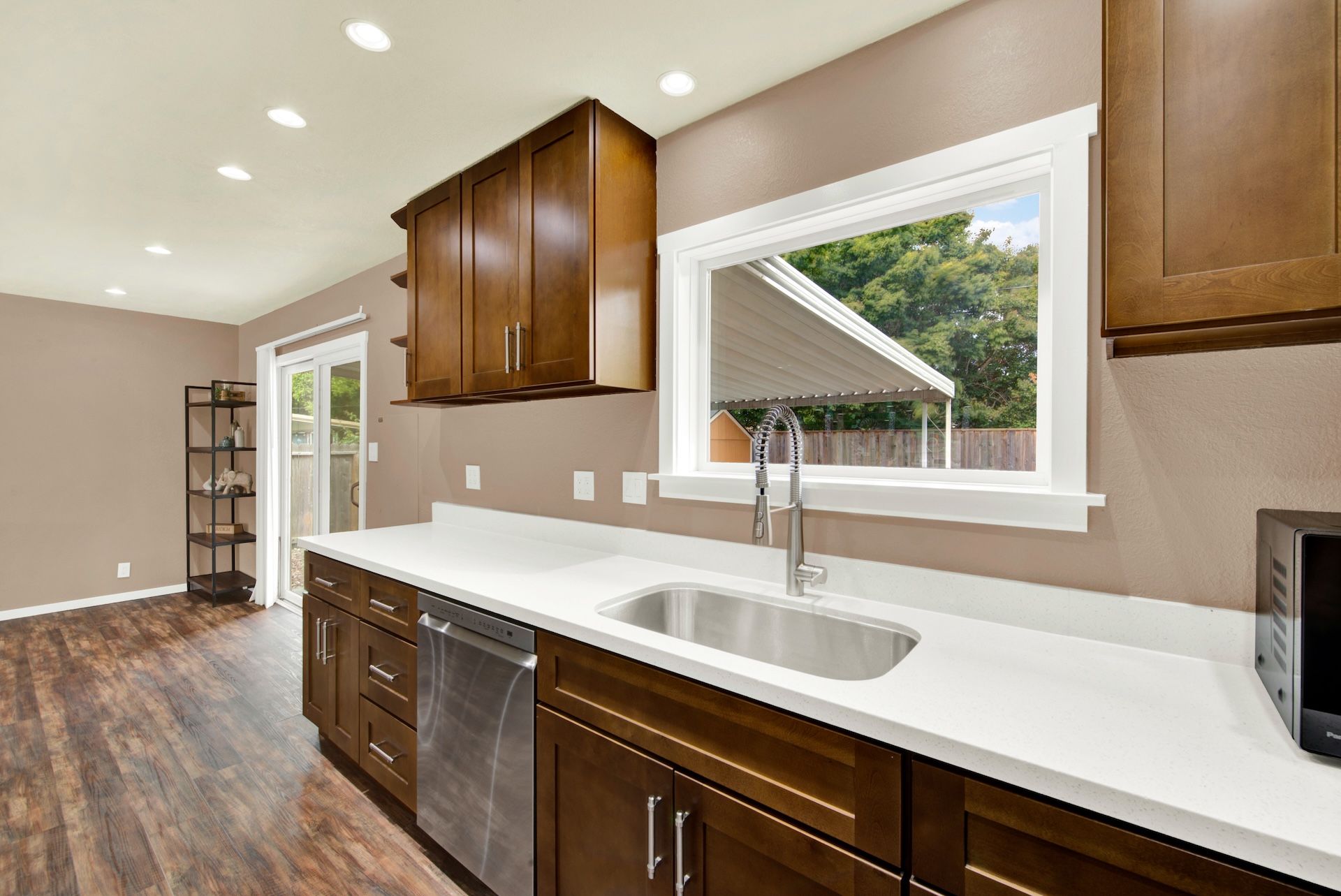  Wonderfully Updated Browns Valley Home - 物件實景