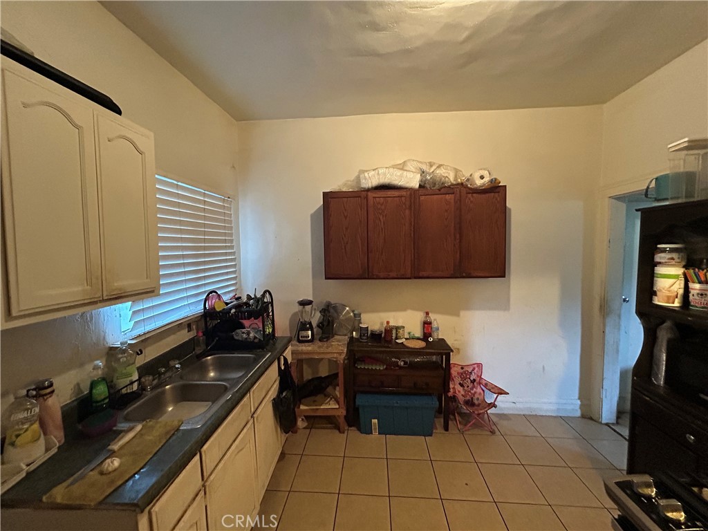 Los Angeles, California, 90011, United States, ,Residential,For Sale,1931941