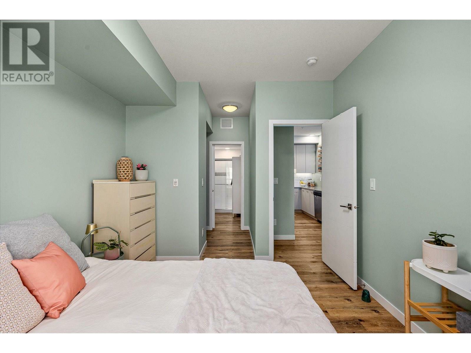 KELOWNA, British Columbia, V1V 2E6, CA, 2 Bedrooms Bedrooms, ,2 BathroomsBathrooms,Residential,For Sale,1961044