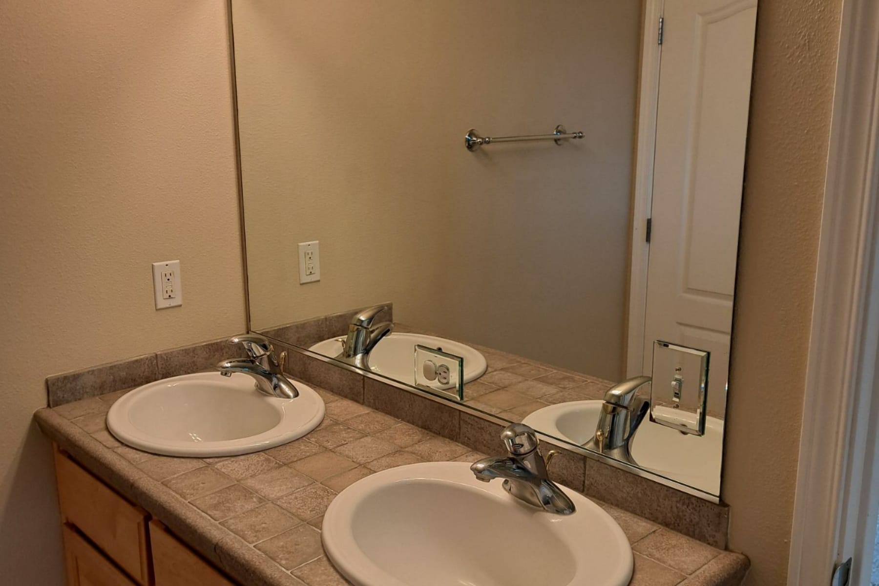  2465 NE 7th Lane Redmond, OR 97756 - 物件實景