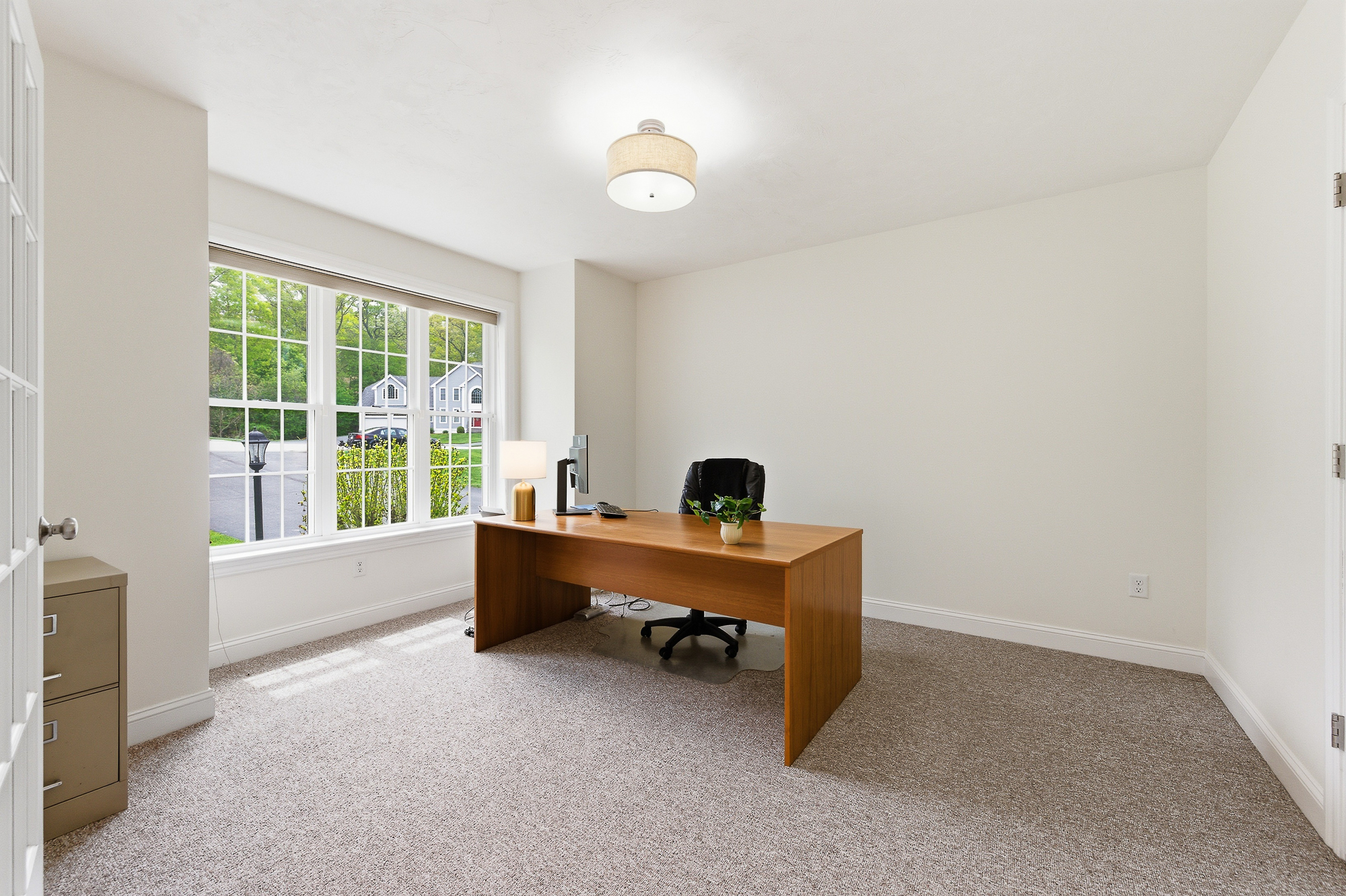  8 Victoria Circle, Shrewsbury, MA 01545 - 物件實景