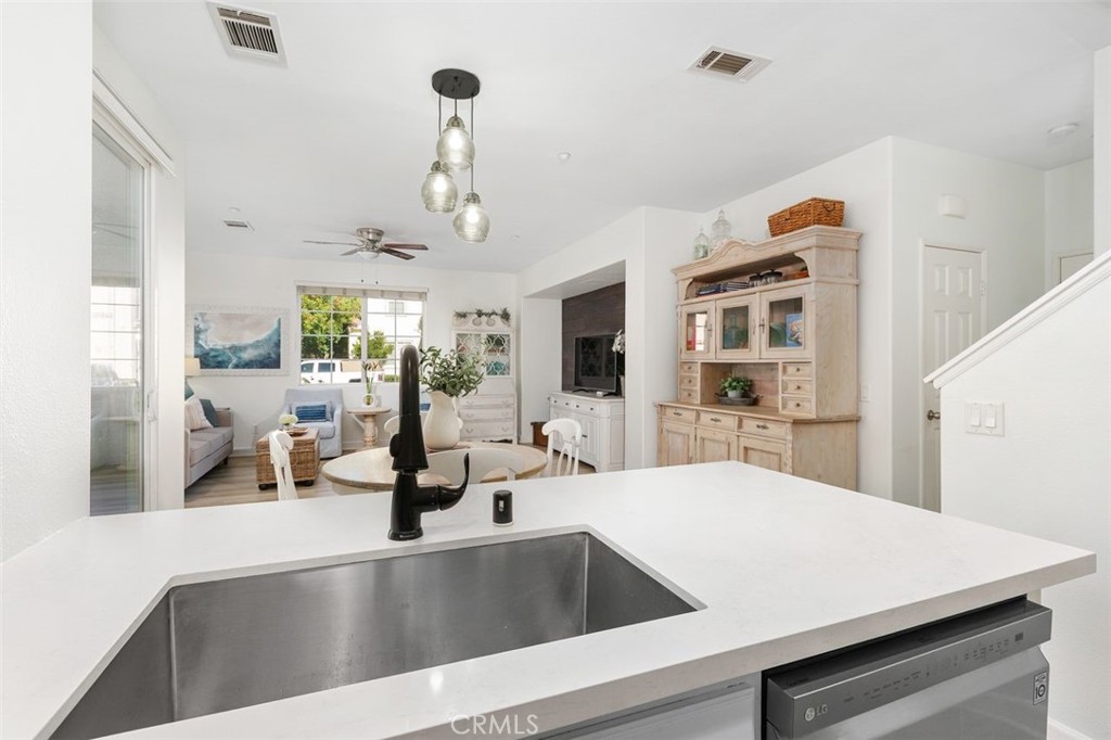 Temecula, California, 92592, United States, 3 Bedrooms Bedrooms, ,3 BathroomsBathrooms,Residential,For Sale,1970519