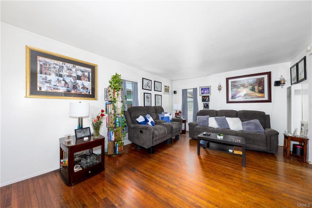 Los Angeles, California, 90059, United States, 2 Bedrooms Bedrooms, ,1 BathroomBathrooms,Residential,For Sale,1908040