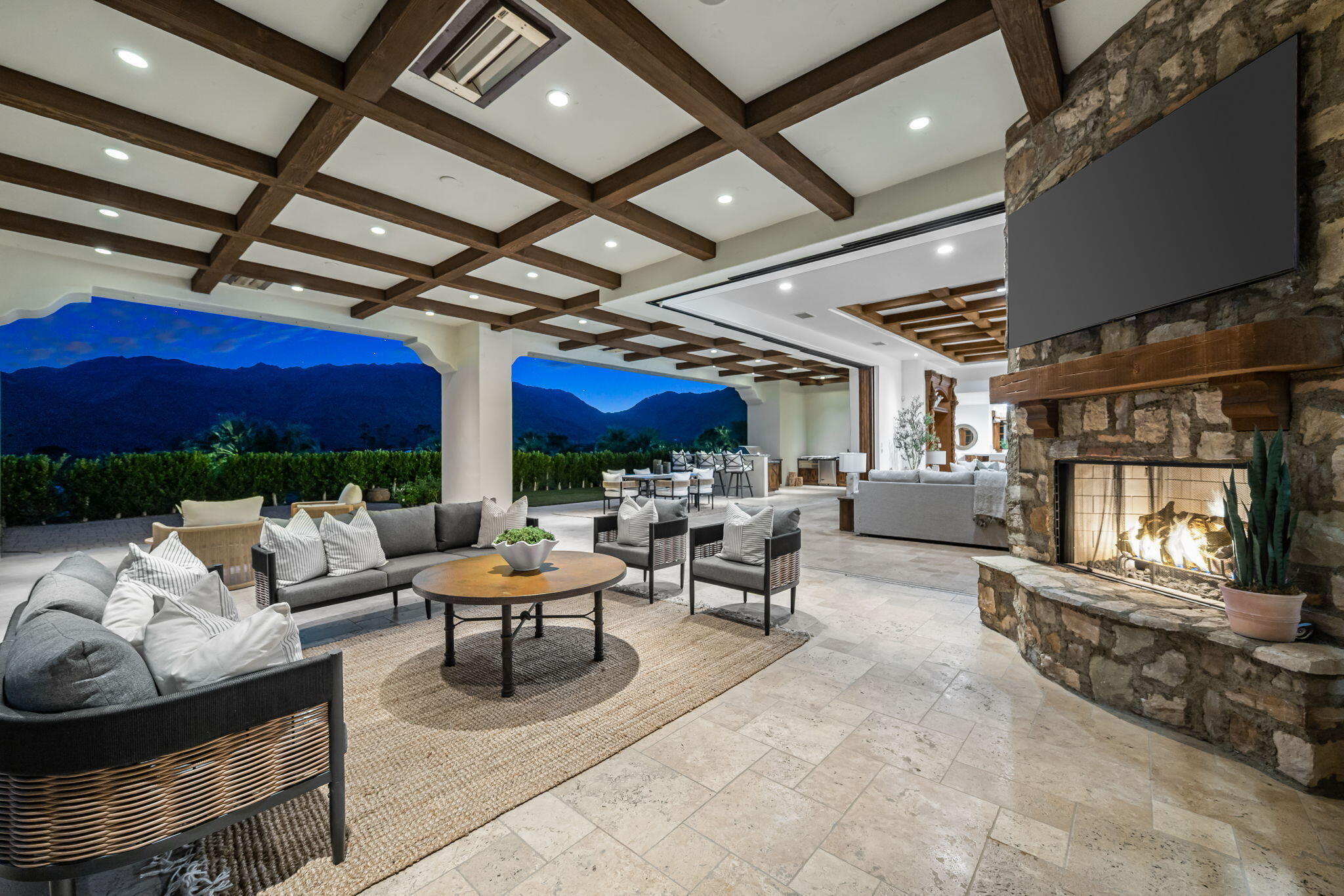 Palm Desert, California, 92260, United States, 7 Bedrooms Bedrooms, ,9 BathroomsBathrooms,Residential,For Sale,1996836