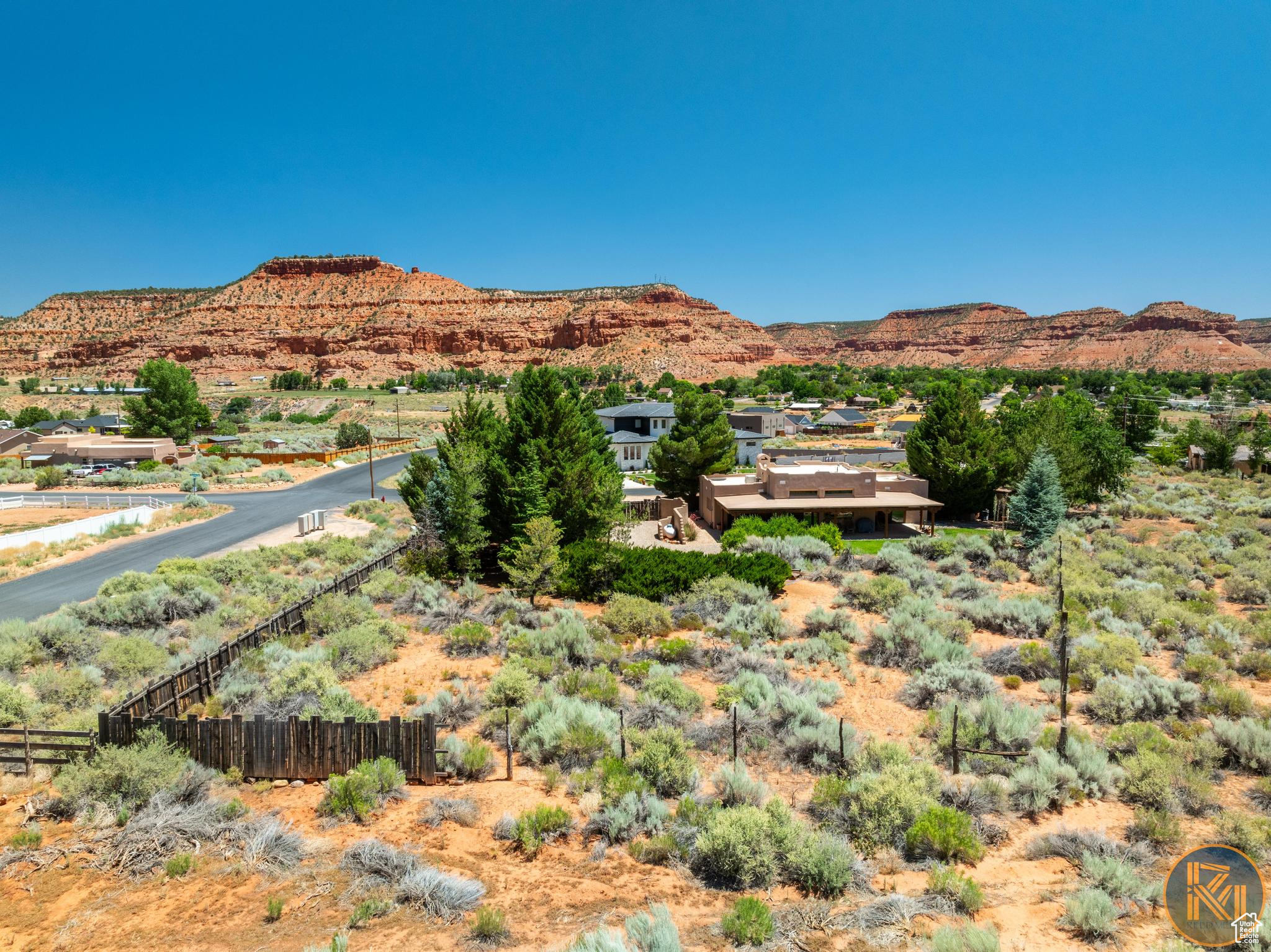 Kanab, Utah, 84741, United States, 2 Bedrooms Bedrooms, ,3 BathroomsBathrooms,Residential,For Sale,1903679