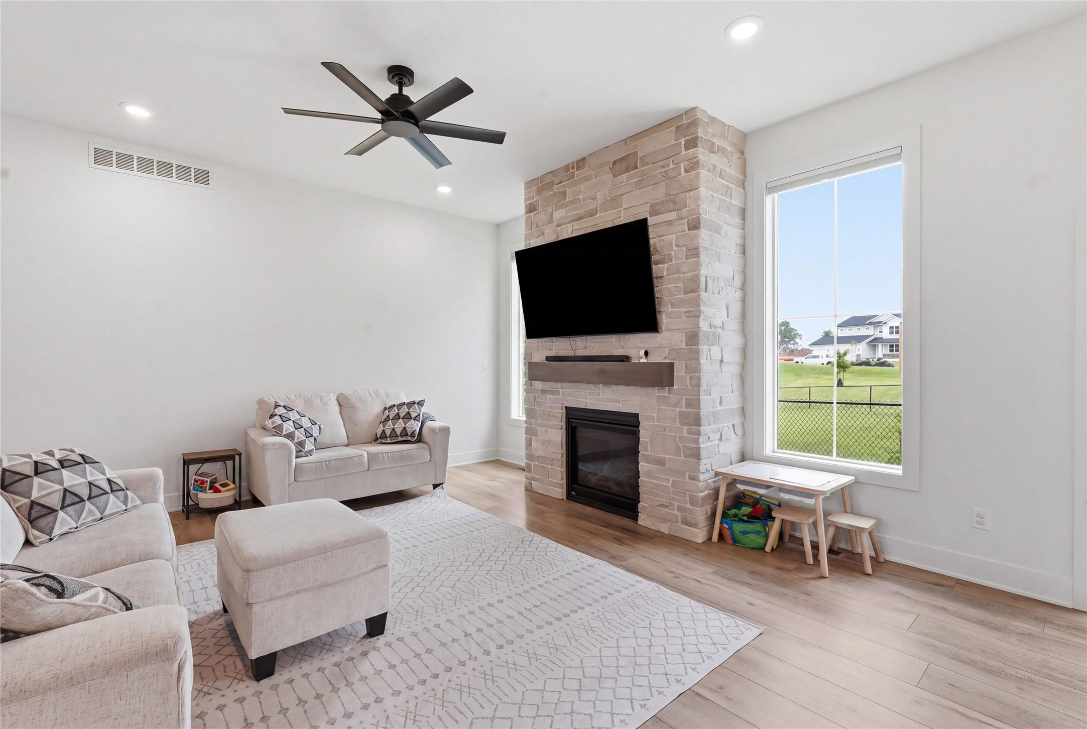 Norwalk, Iowa, 50211, United States, 4 Bedrooms Bedrooms, ,3 BathroomsBathrooms,Residential,For Sale,2049351