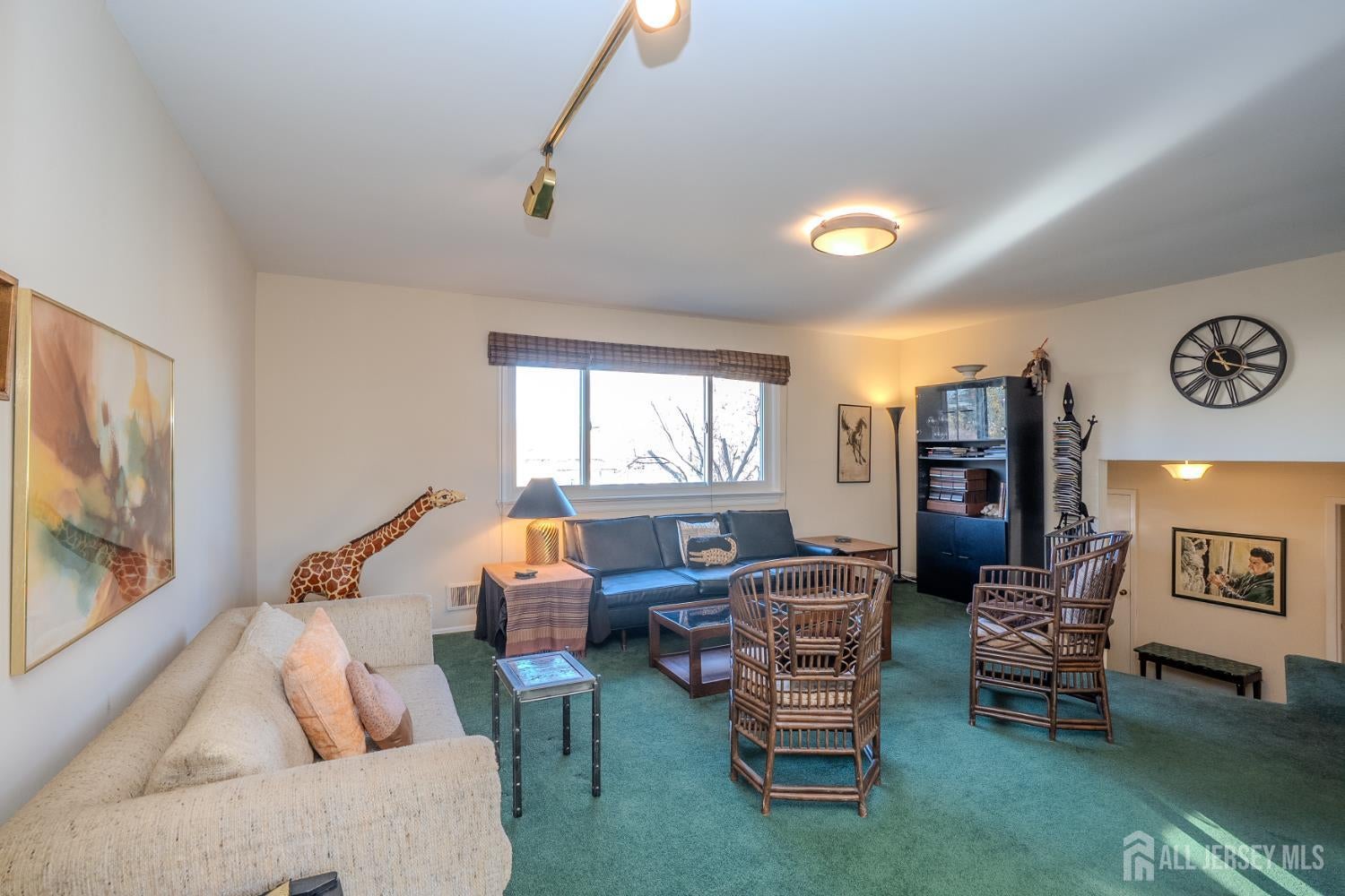 Franklin Twsp, New Jersey, 08873, United States, 4 Bedrooms Bedrooms, ,3 BathroomsBathrooms,Residential,For Sale,2005742