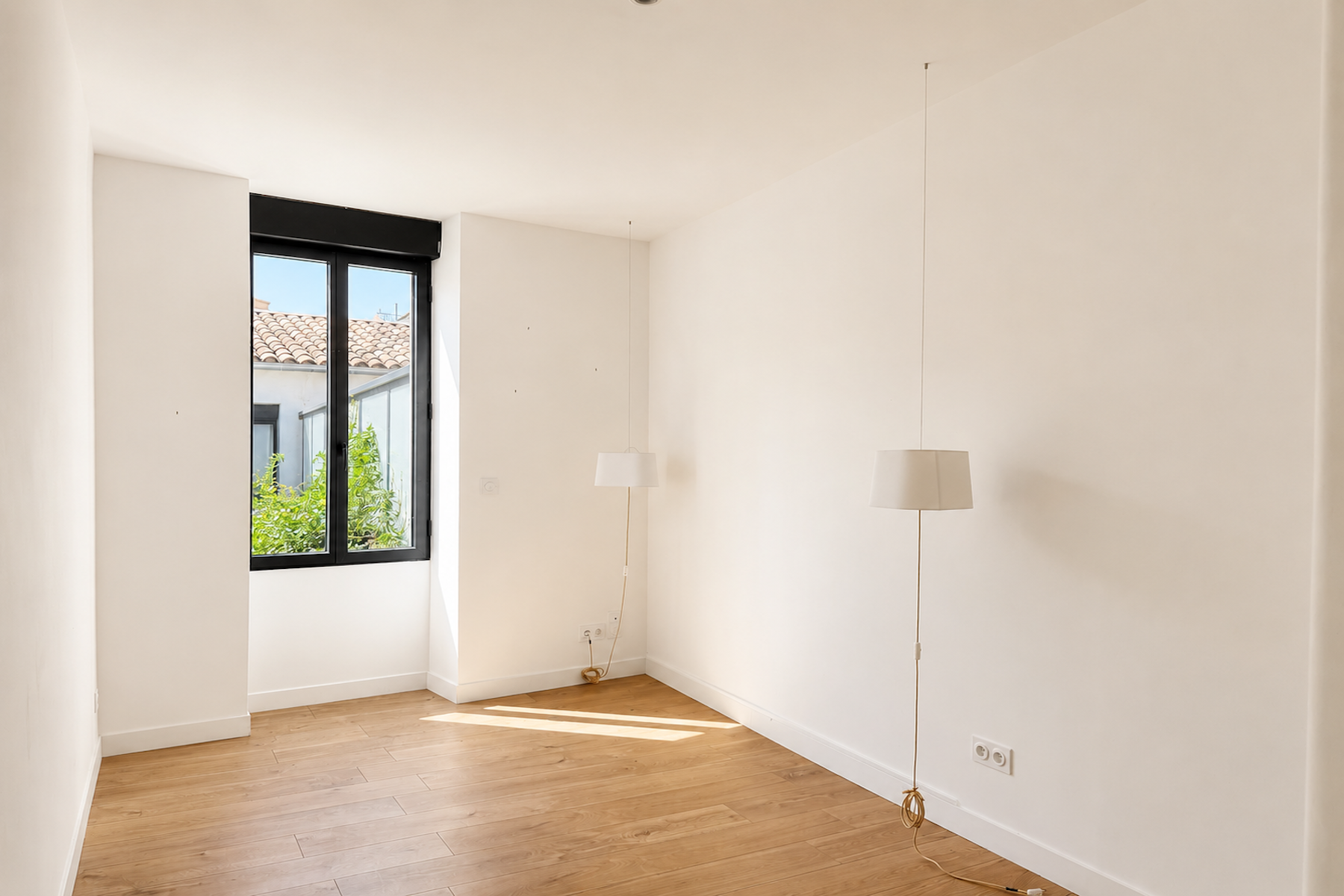  NÎMES CITY CENTRE ELEGANTLY RENOVATED TOWNHOUSE WITH GARAGE, PRIVATE COURTYARD … - 物件實景