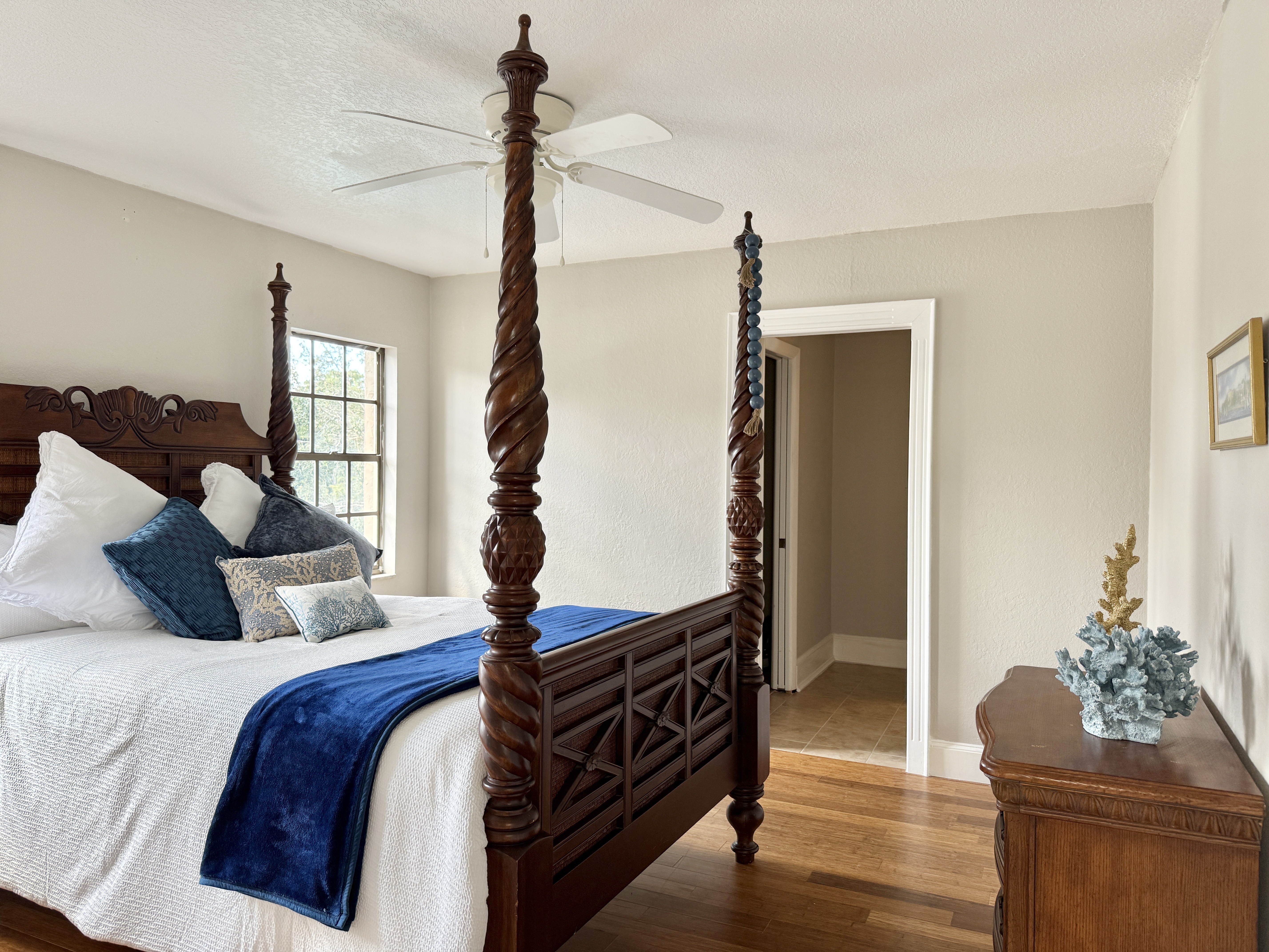 Temple Terrace, Florida, 33637, United States, 3 Bedrooms Bedrooms, ,4 BathroomsBathrooms,Residential,For Sale,1982268