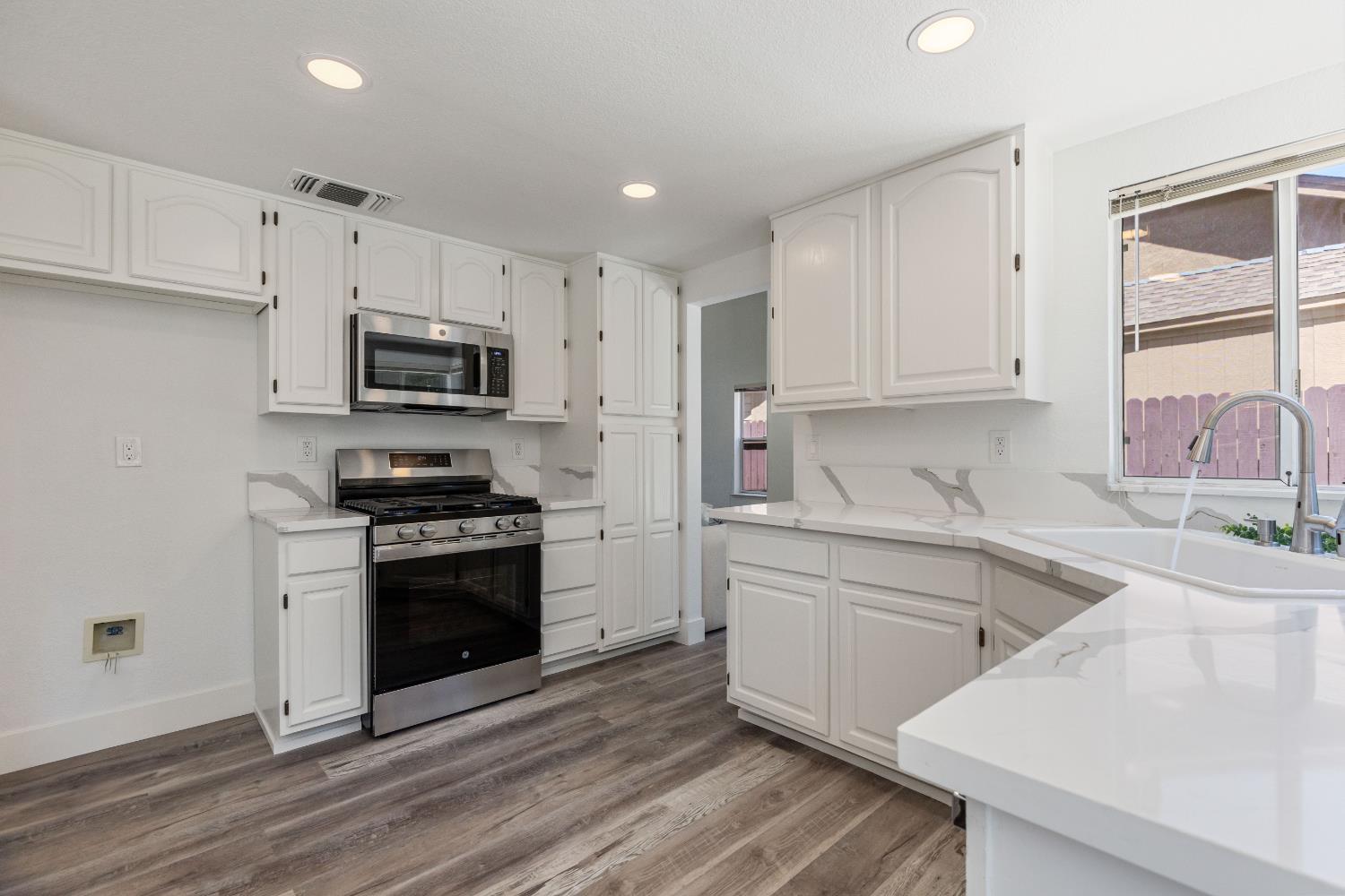 Roseville, California, 95747, United States, 3 Bedrooms Bedrooms, ,3 BathroomsBathrooms,Residential,For Sale,1976099