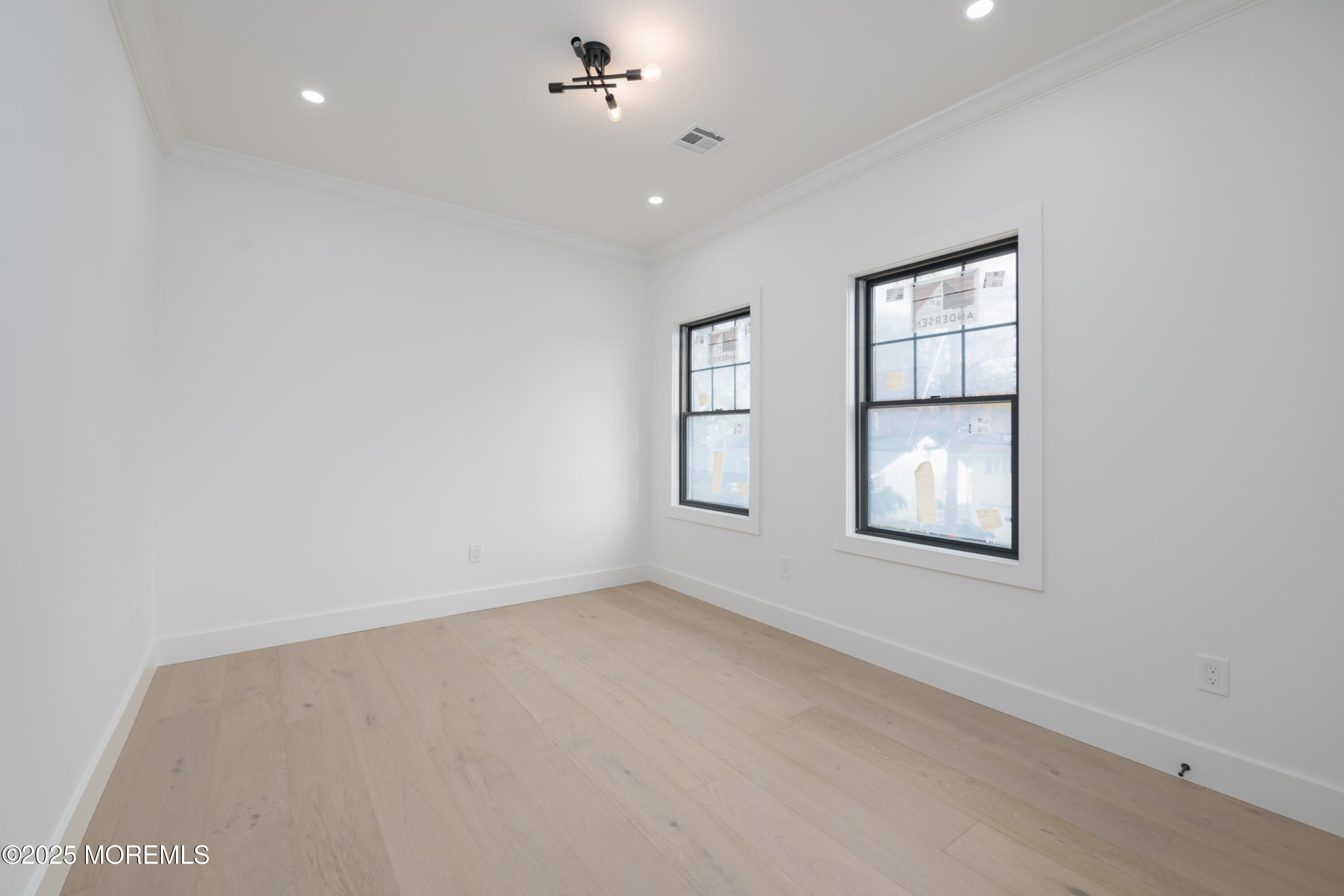 Edison, New Jersey, 08817, United States, 5 Bedrooms Bedrooms, ,4 BathroomsBathrooms,Residential,For Sale,2001489