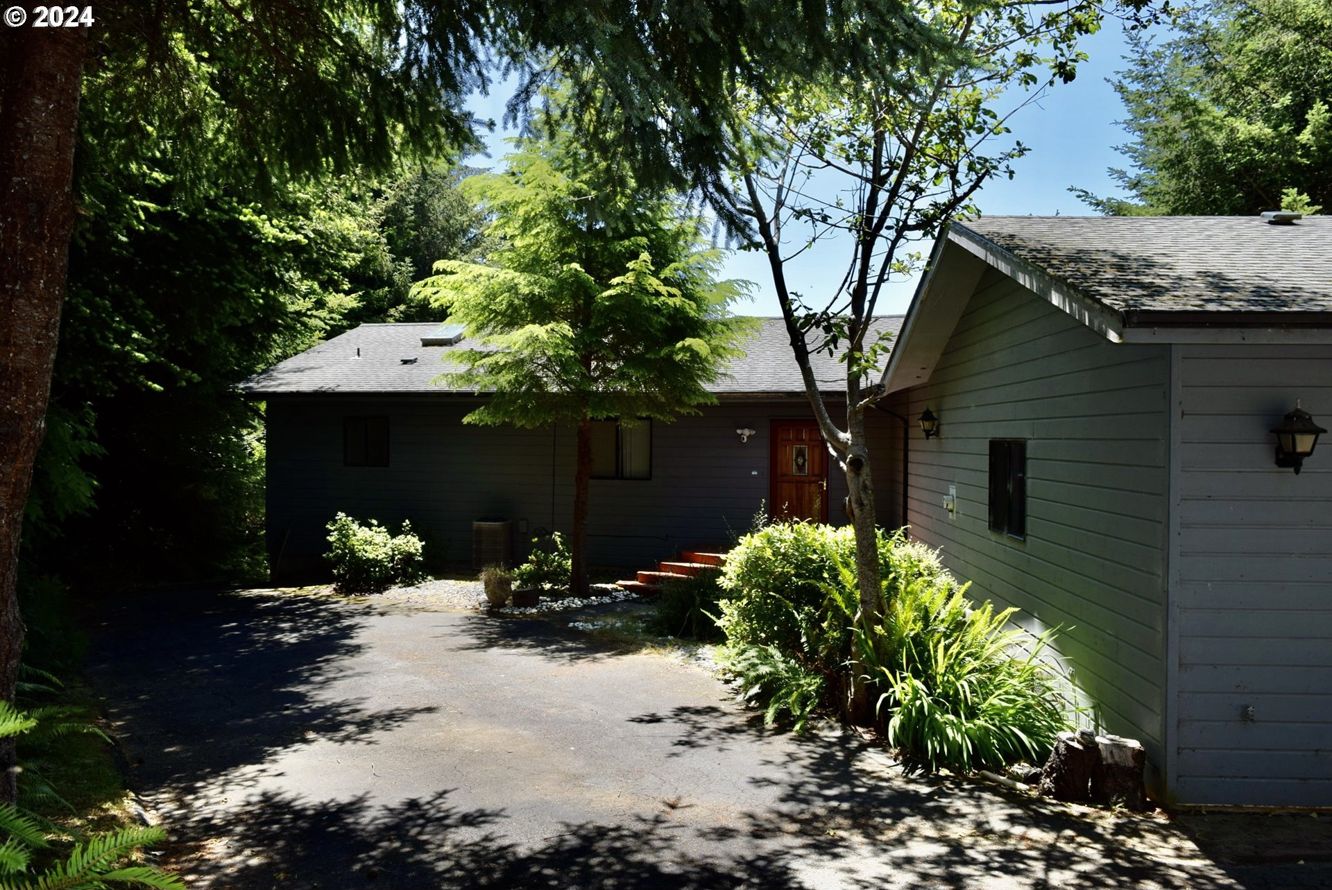 Gold Beach, Oregon, 97444, United States, 3 Bedrooms Bedrooms, ,3 BathroomsBathrooms,Residential,For Sale,1888635