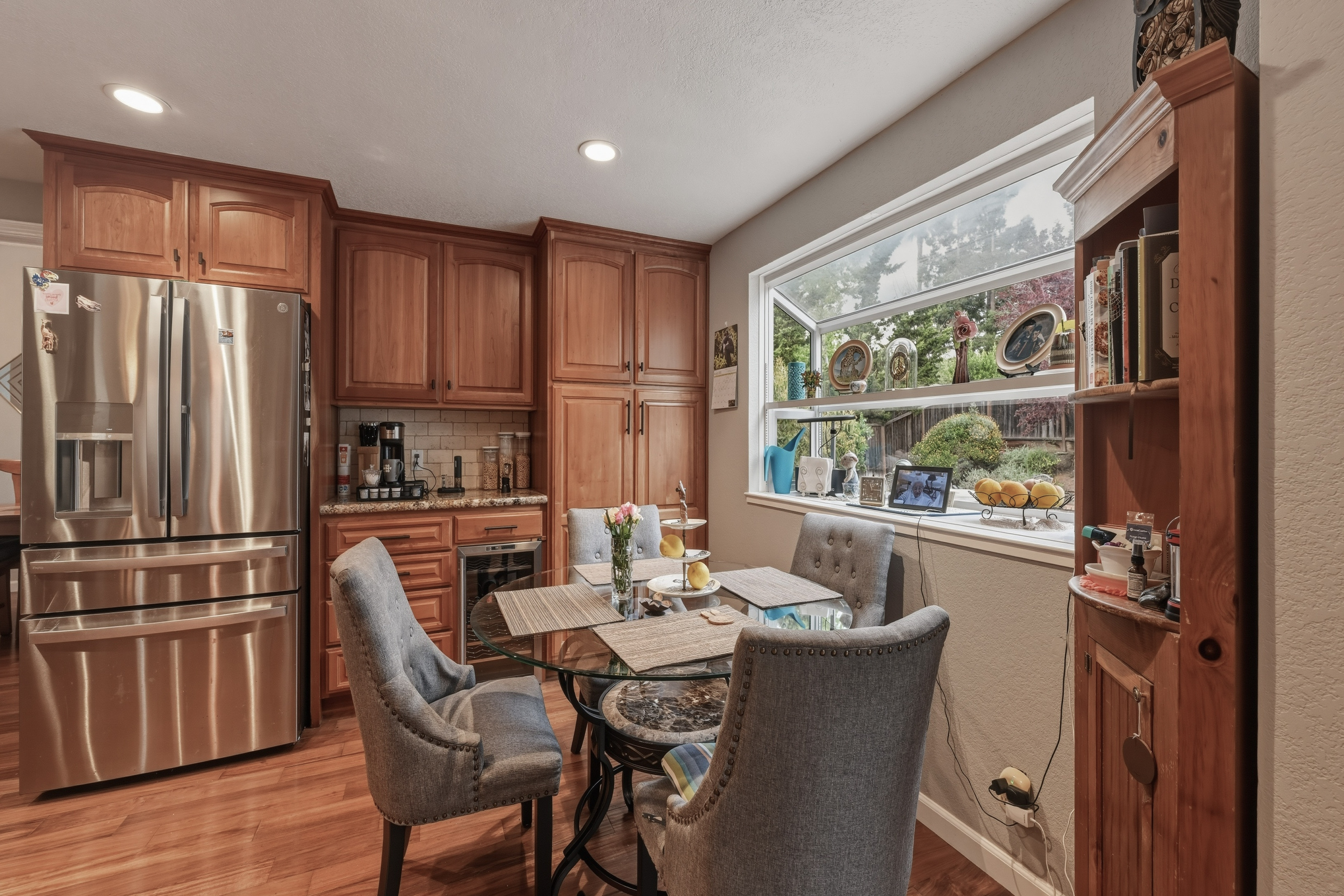  Stunningly Upgraded Home with Modern Amenities and Charm - 物件實景