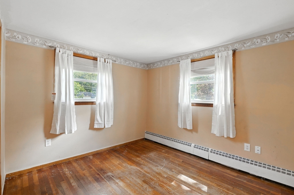 Tewksbury, Massachusetts, 01876, United States, 3 Bedrooms Bedrooms, ,2 BathroomsBathrooms,Residential,For Sale,1938994
