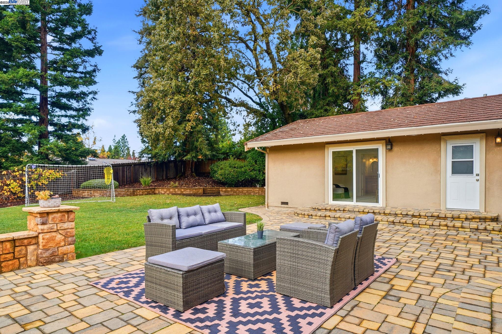 Danville, California, 94526, United States, 4 Bedrooms Bedrooms, ,3 BathroomsBathrooms,Residential,For Sale,1992815