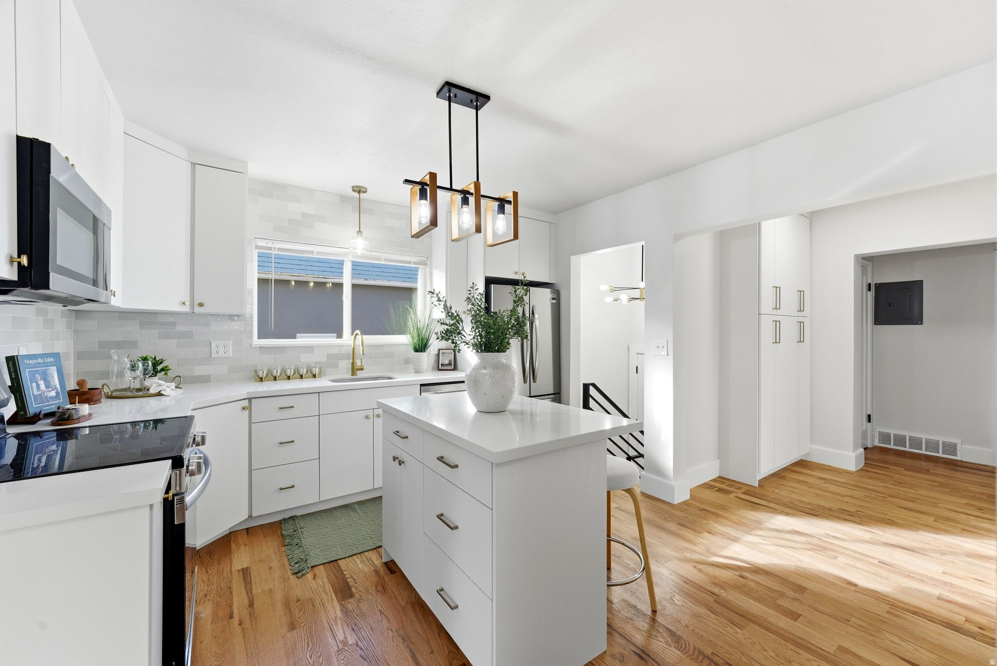 South Salt Lake, Utah, 84115, United States, 3 Bedrooms Bedrooms, ,2 BathroomsBathrooms,Residential,For Sale,2003272