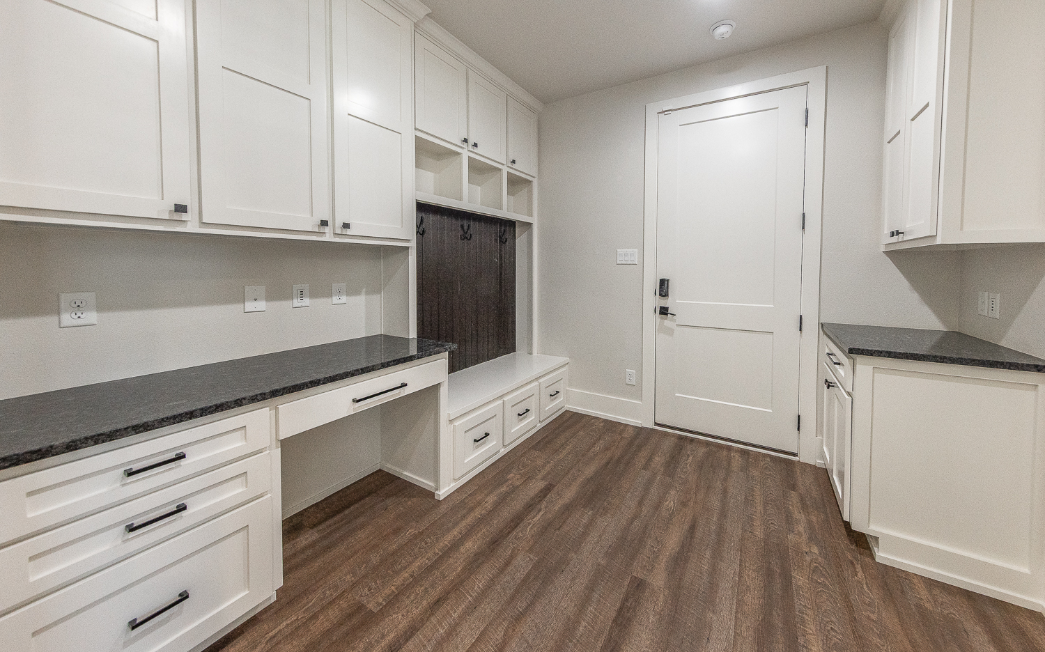Lubbock, Texas, 79424, United States, 4 Bedrooms Bedrooms, ,5 BathroomsBathrooms,Residential,For Sale,1901517