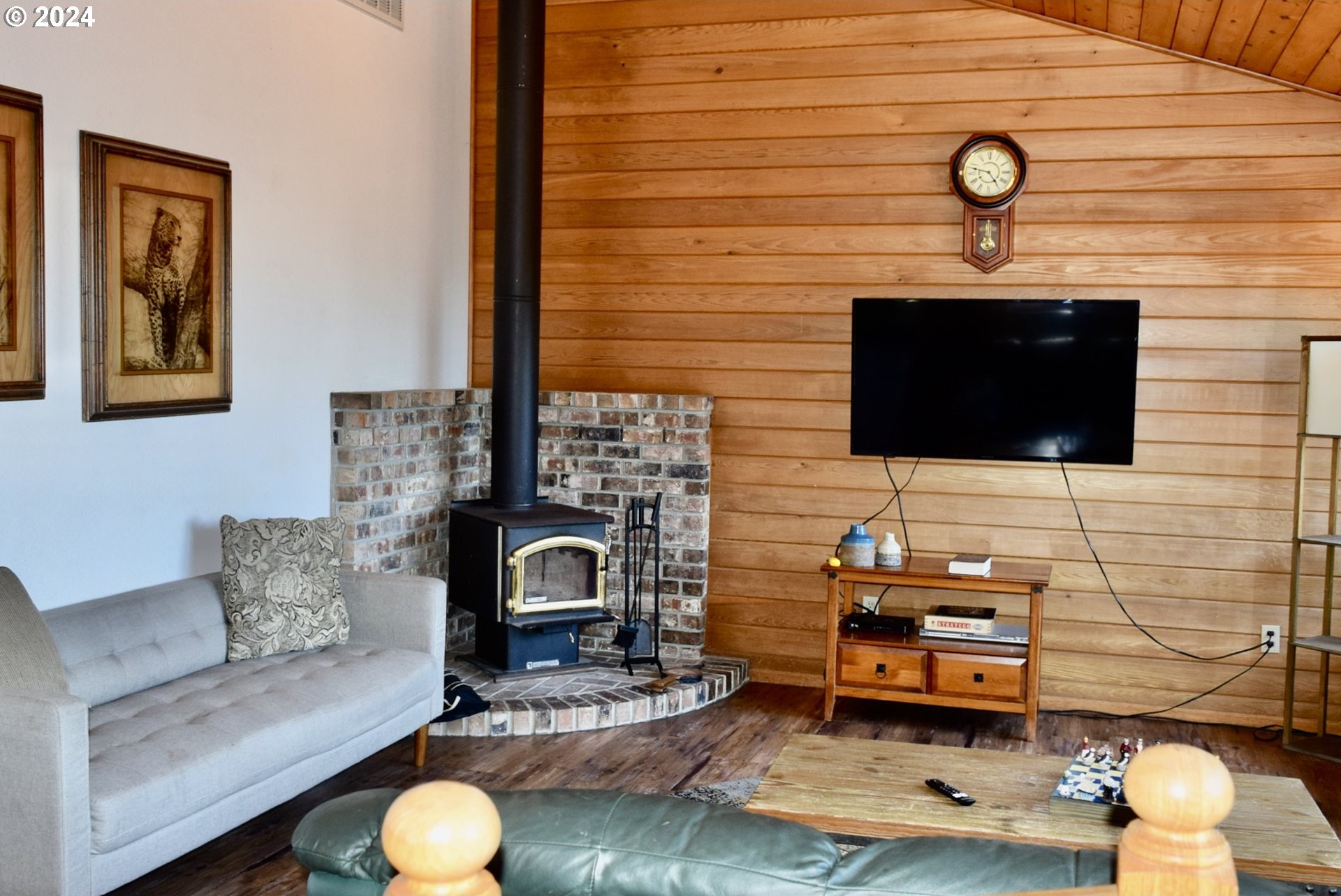 Gold Beach, Oregon, 97444, United States, 3 Bedrooms Bedrooms, ,3 BathroomsBathrooms,Residential,For Sale,1888635