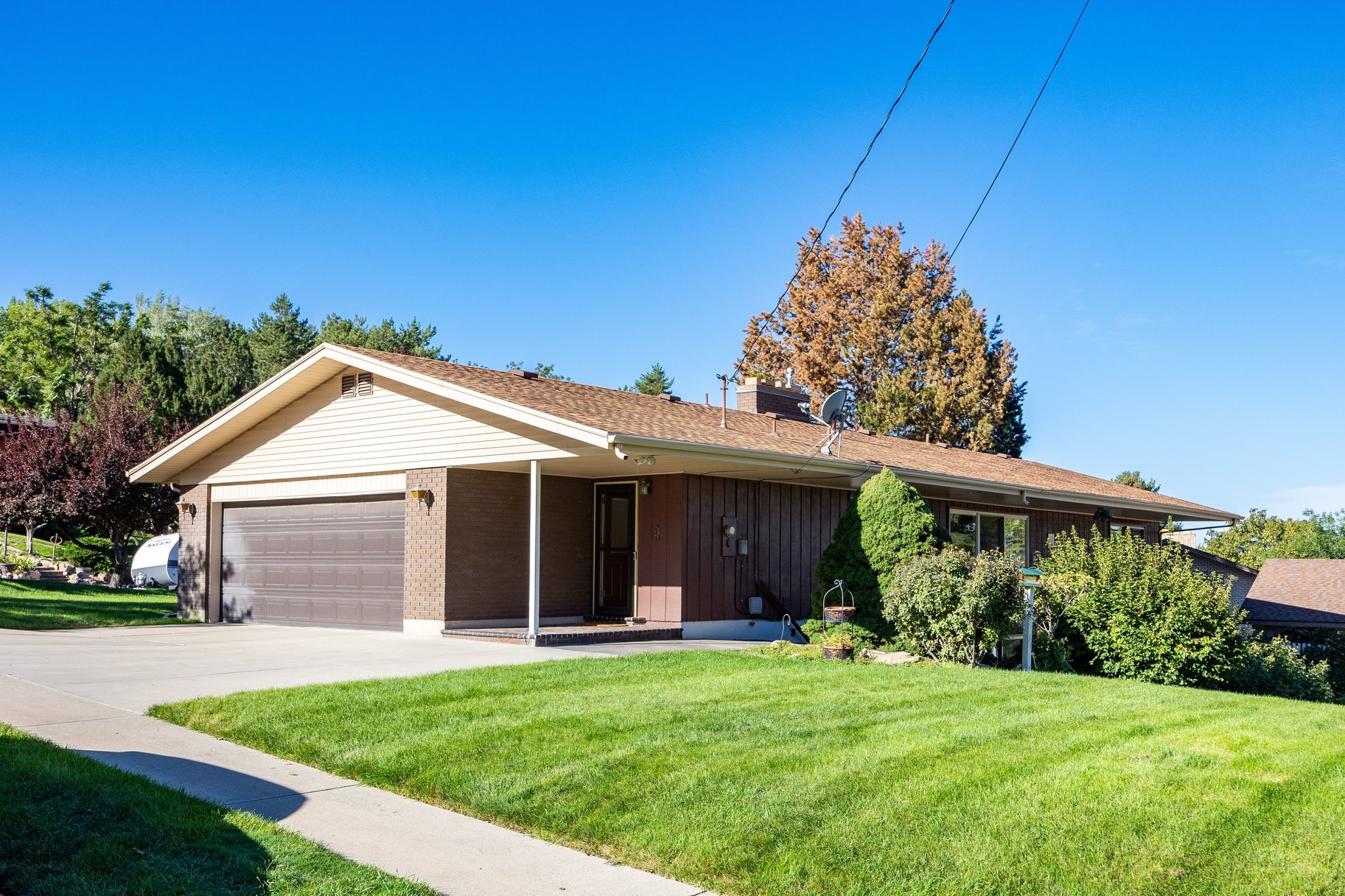  Spacious Living in an Established Springville Neighborhood - 物件實景