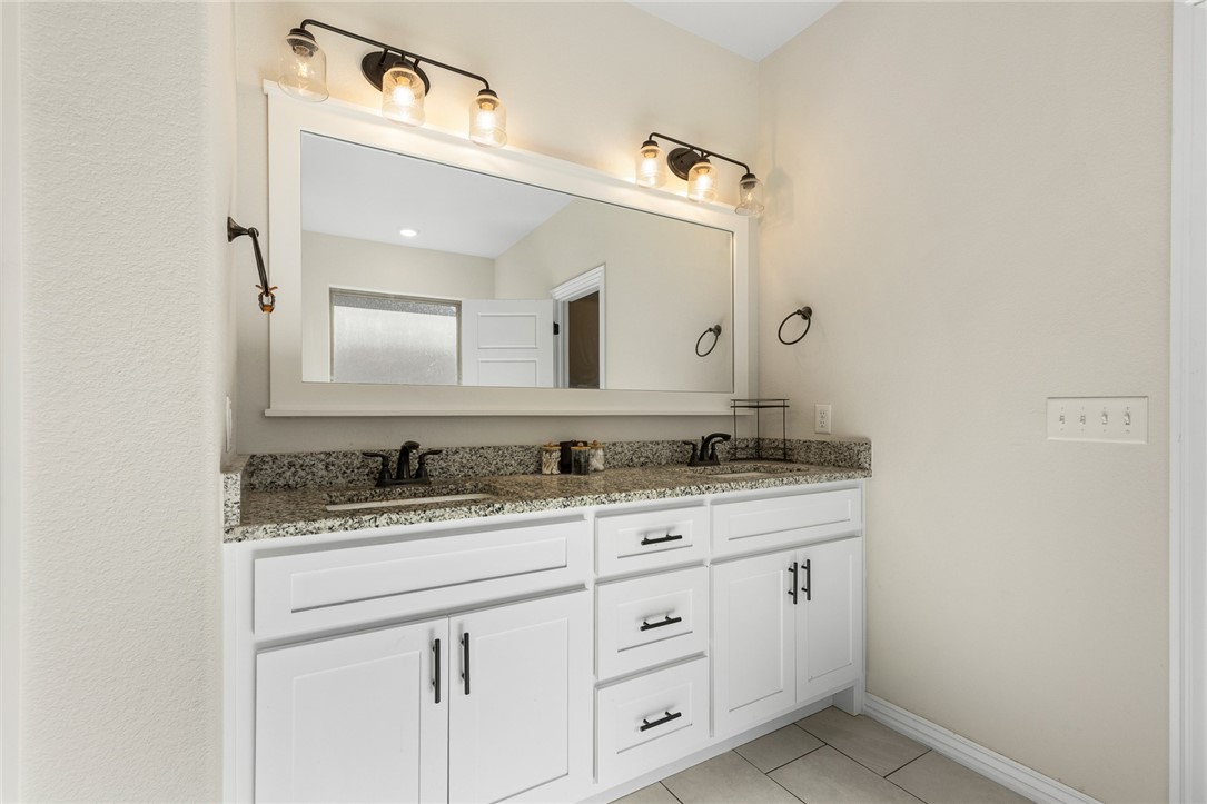 Pea Ridge, Arkansas, 72751, United States, 4 Bedrooms Bedrooms, ,3 BathroomsBathrooms,Residential,For Sale,1995681