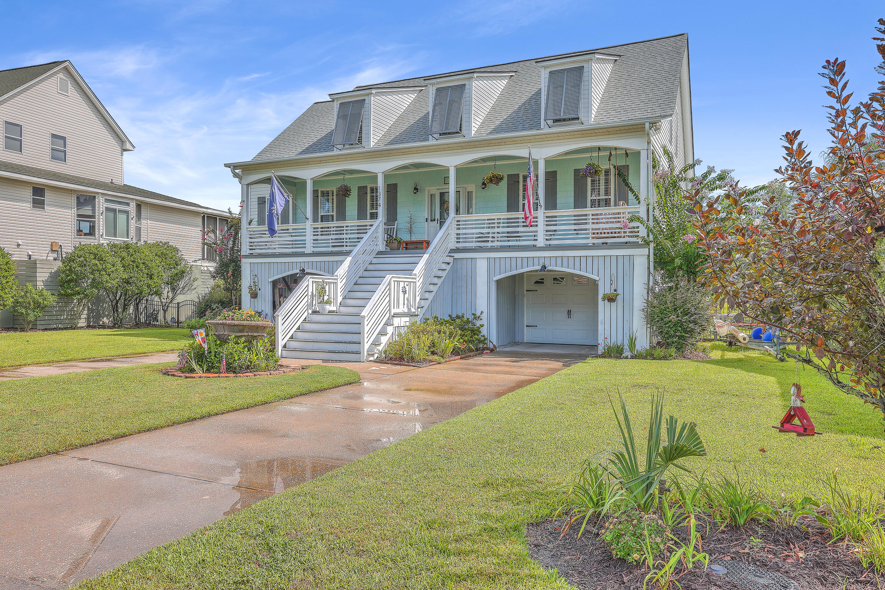 Mount Pleasant, South Carolina, 29466, United States, 3 Bedrooms Bedrooms, ,4 BathroomsBathrooms,Residential,For Sale,1798311