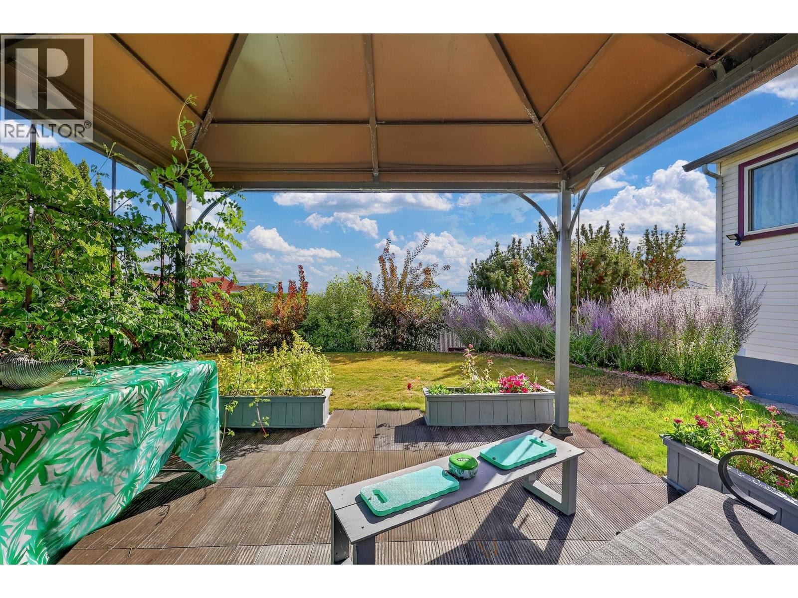 KELOWNA, British Columbia, V1X 7T6, CA, 4 Bedrooms Bedrooms, ,2 BathroomsBathrooms,Residential,For Sale,1918347