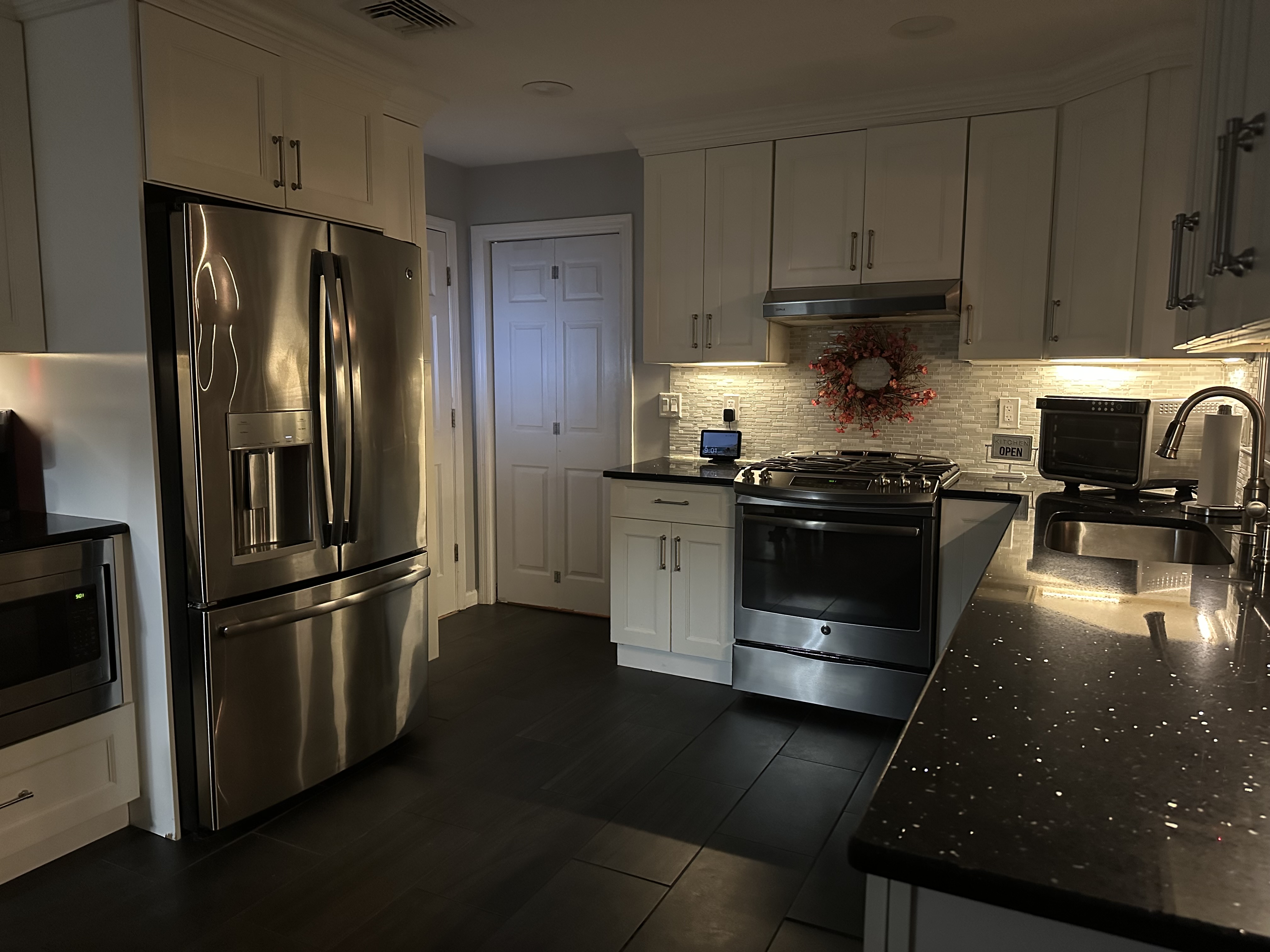 Bloomingdale, New Jersey, 07403, United States, 3 Bedrooms Bedrooms, ,2 BathroomsBathrooms,Residential,For Sale,1982593