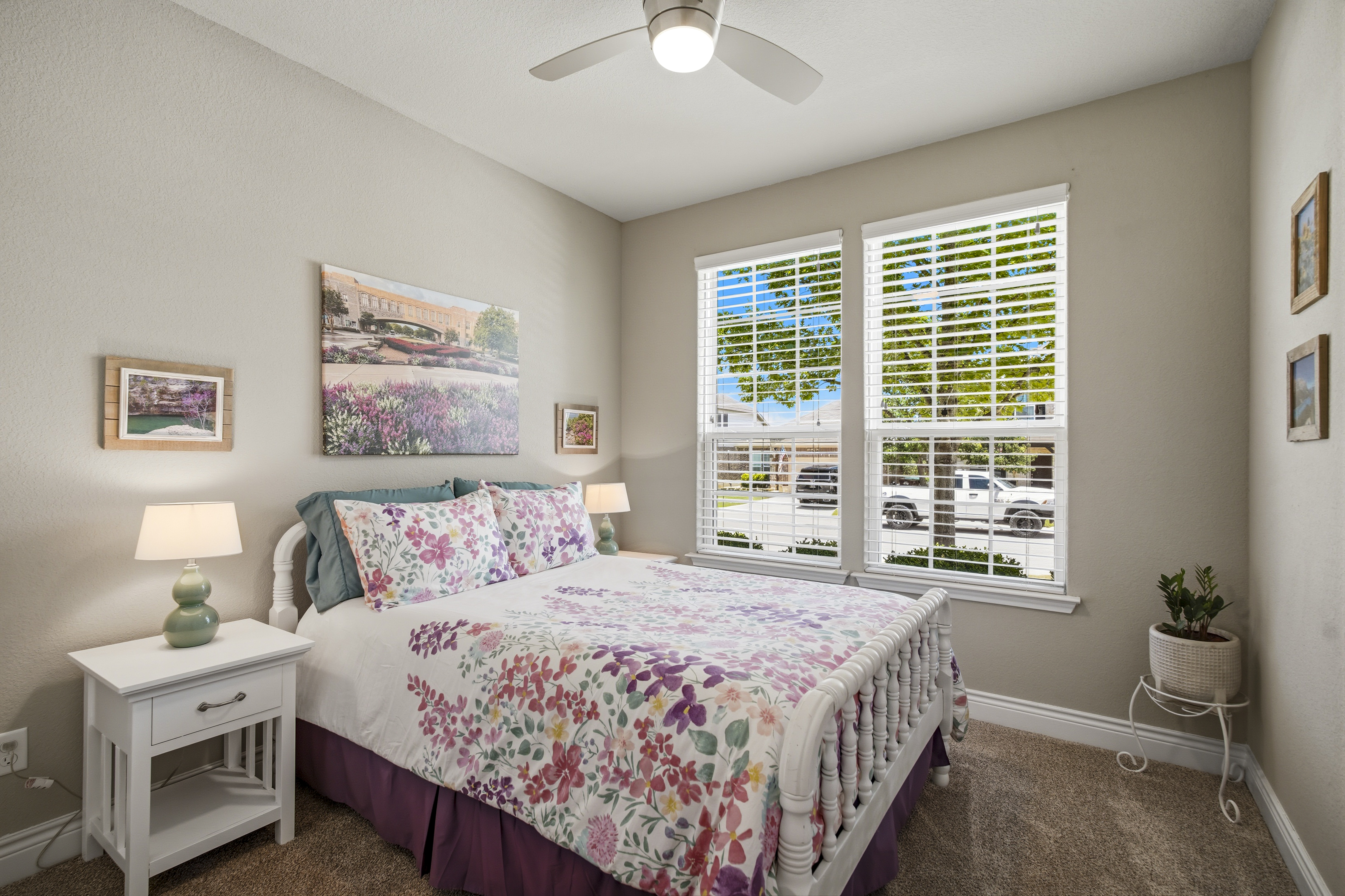 Private Greenbelt Retreat in Boerne - 物件實景