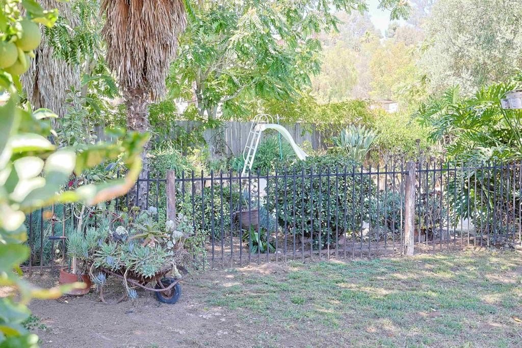 Lakeside, California, 92040, United States, 3 Bedrooms Bedrooms, ,2 BathroomsBathrooms,Residential,For Sale,1906391