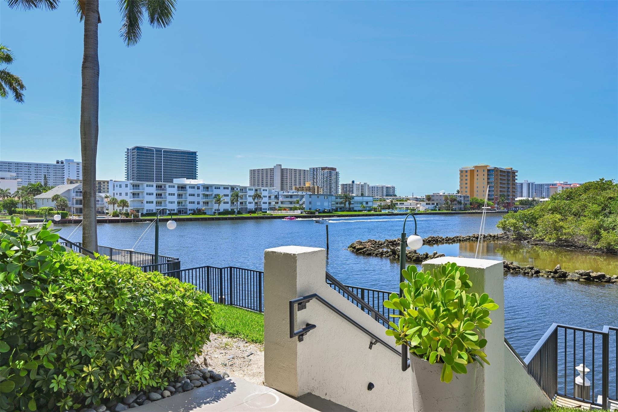 Pompano Beach, Florida, 33062, United States, 2 Bedrooms Bedrooms, ,2 BathroomsBathrooms,Residential,For Sale,1938400
