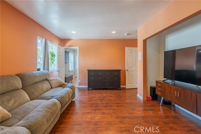 Anaheim, California, 92805, United States, 3 Bedrooms Bedrooms, ,2 BathroomsBathrooms,Residential,For Sale,1935662