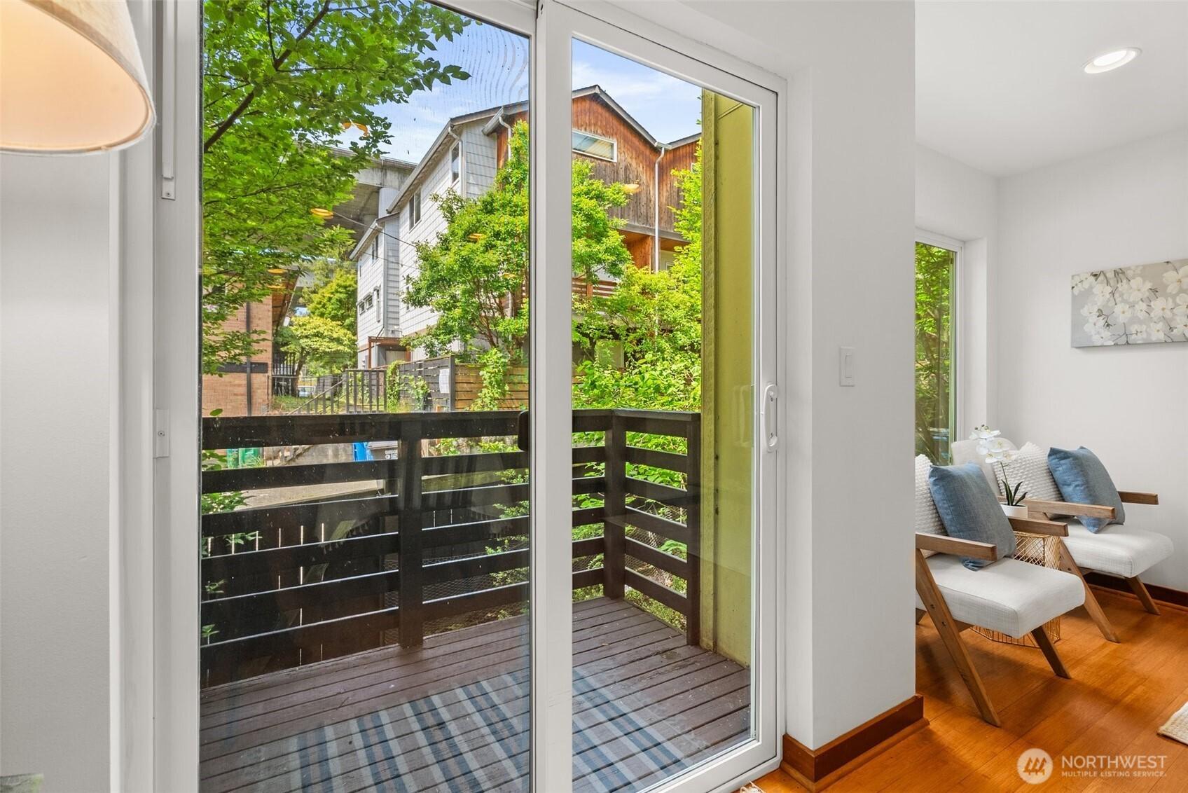 SEATTLE, Washington, 98105, United States, 3 Bedrooms Bedrooms, ,3 BathroomsBathrooms,Residential,For Sale,1875304