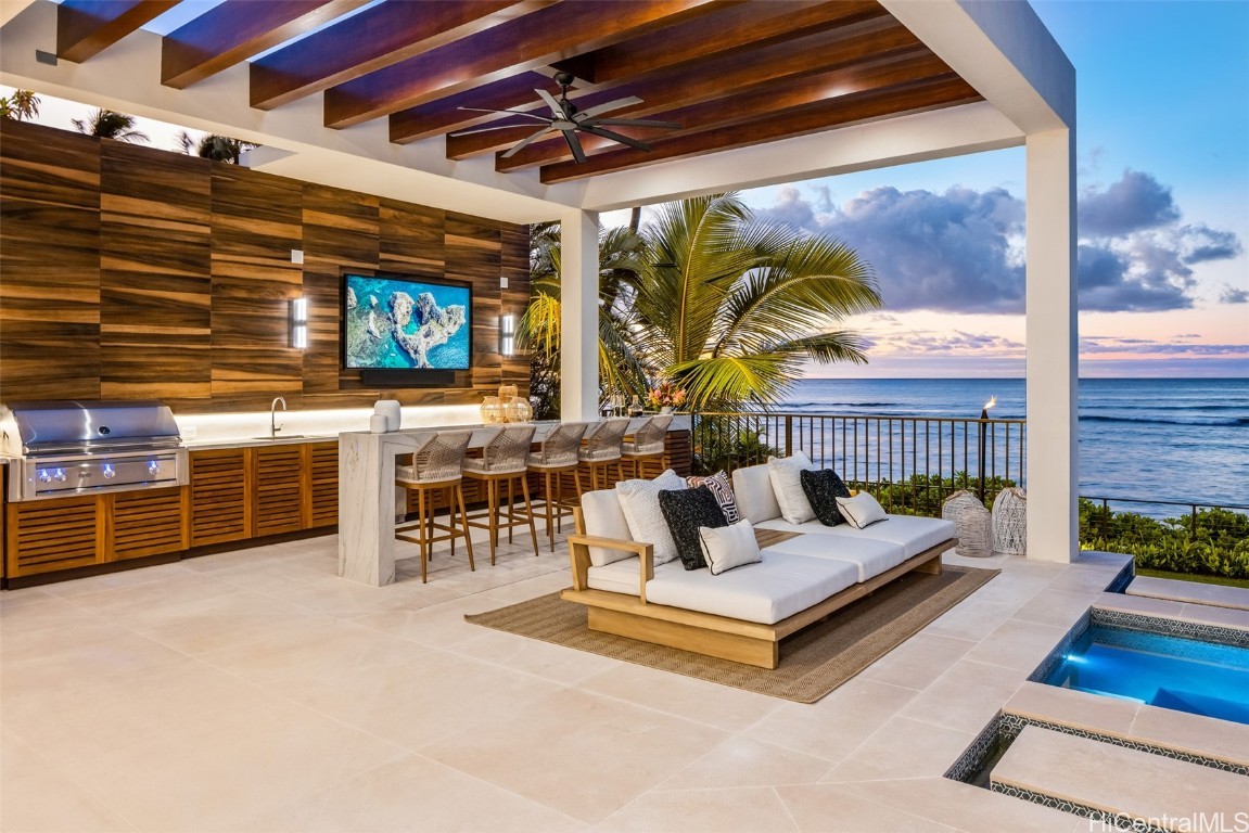 Honolulu, Hawaii, 96816, United States, 5 Bedrooms Bedrooms, ,8 BathroomsBathrooms,Residential,For Sale,1705009
