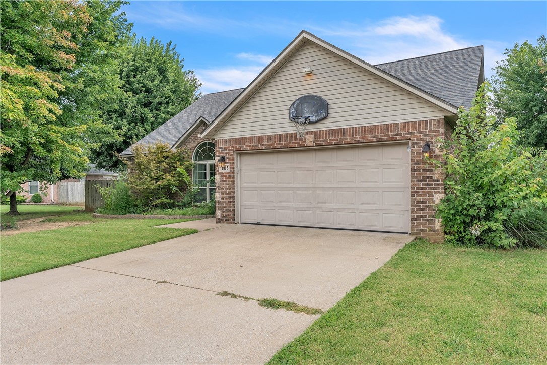 Bentonville, Arkansas, 72713, United States, 5 Bedrooms Bedrooms, ,3 BathroomsBathrooms,Residential,For Sale,1882390