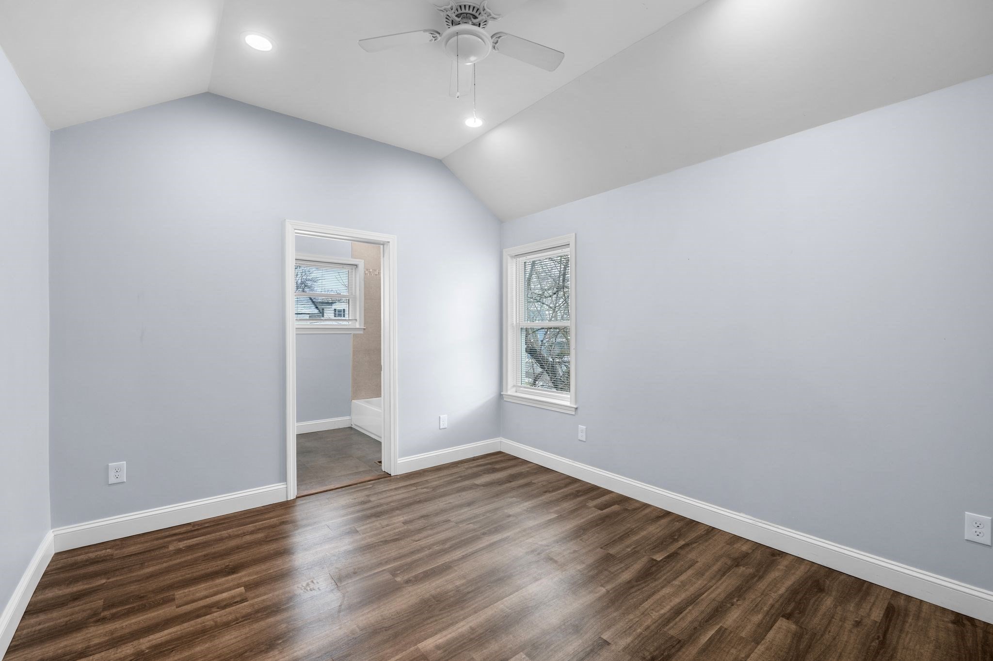 Revere, Massachusetts, 02151, United States, 2 Bedrooms Bedrooms, ,3 BathroomsBathrooms,Residential,For Sale,2008626