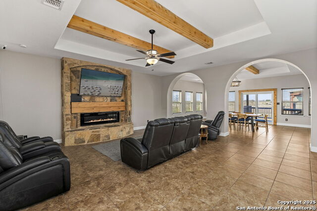 La Vernia, Texas, 78121, United States, 6 Bedrooms Bedrooms, ,4 BathroomsBathrooms,Residential,For Sale,1737147