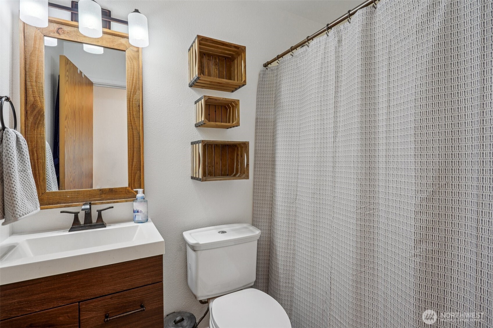 Orting, Washington, 98360, United States, 3 Bedrooms Bedrooms, ,2 BathroomsBathrooms,Residential,For Sale,1988099