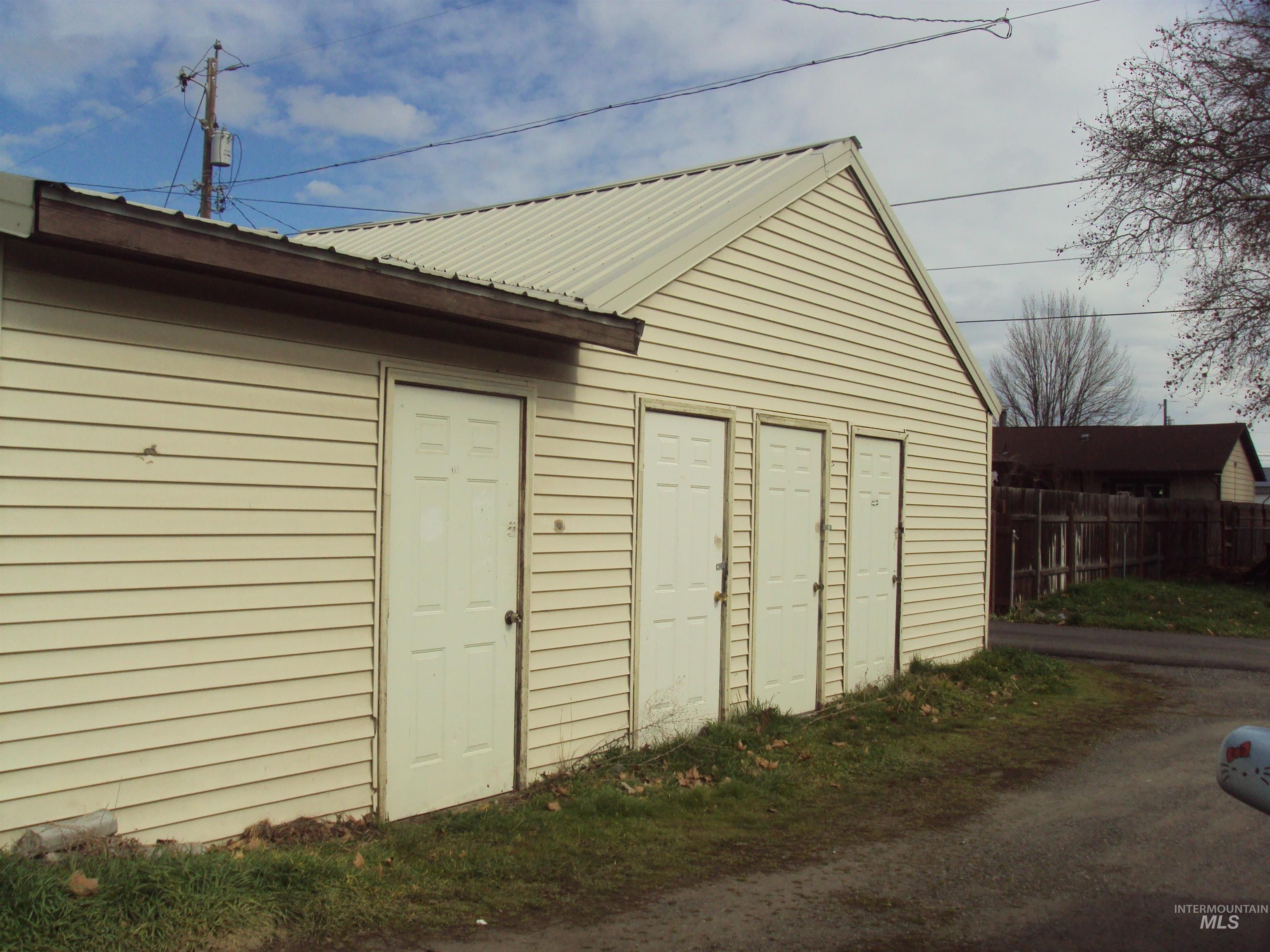 Clarkston, Washington, 99403, United States, 9 Bedrooms Bedrooms, ,5 BathroomsBathrooms,Residential,For Sale,1882105