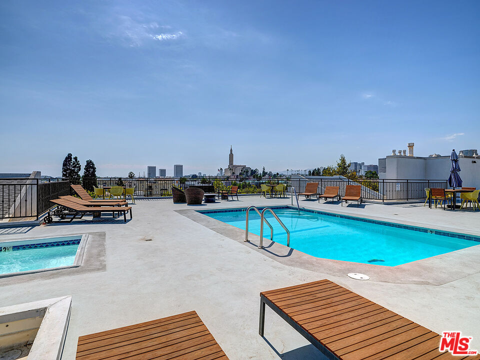 Los Angeles, California, 90025, United States, 3 Bedrooms Bedrooms, ,3 BathroomsBathrooms,Residential,For Sale,1947986