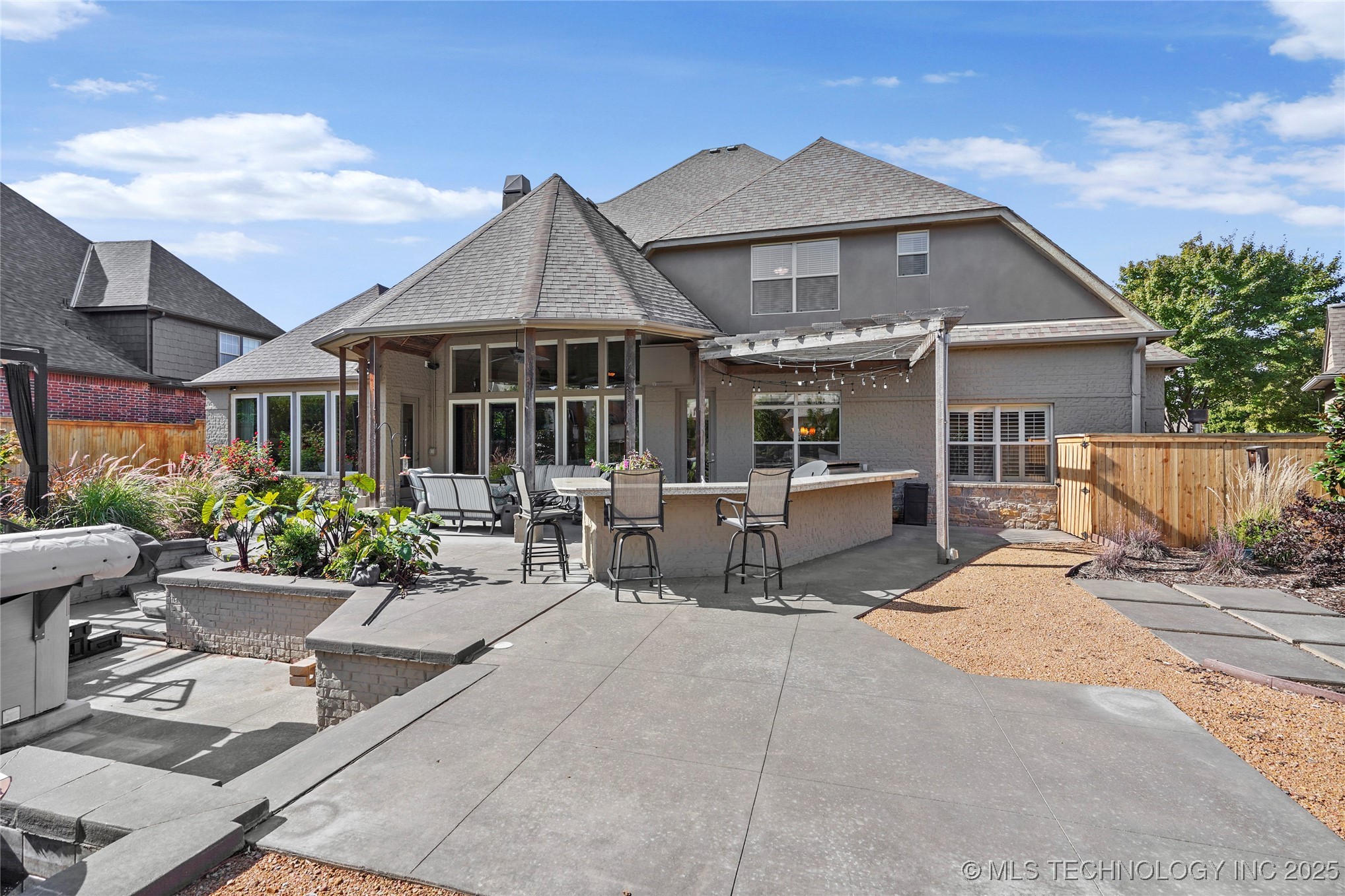 Tulsa, Oklahoma, 74137, United States, 5 Bedrooms Bedrooms, ,5 BathroomsBathrooms,Residential,For Sale,1990316