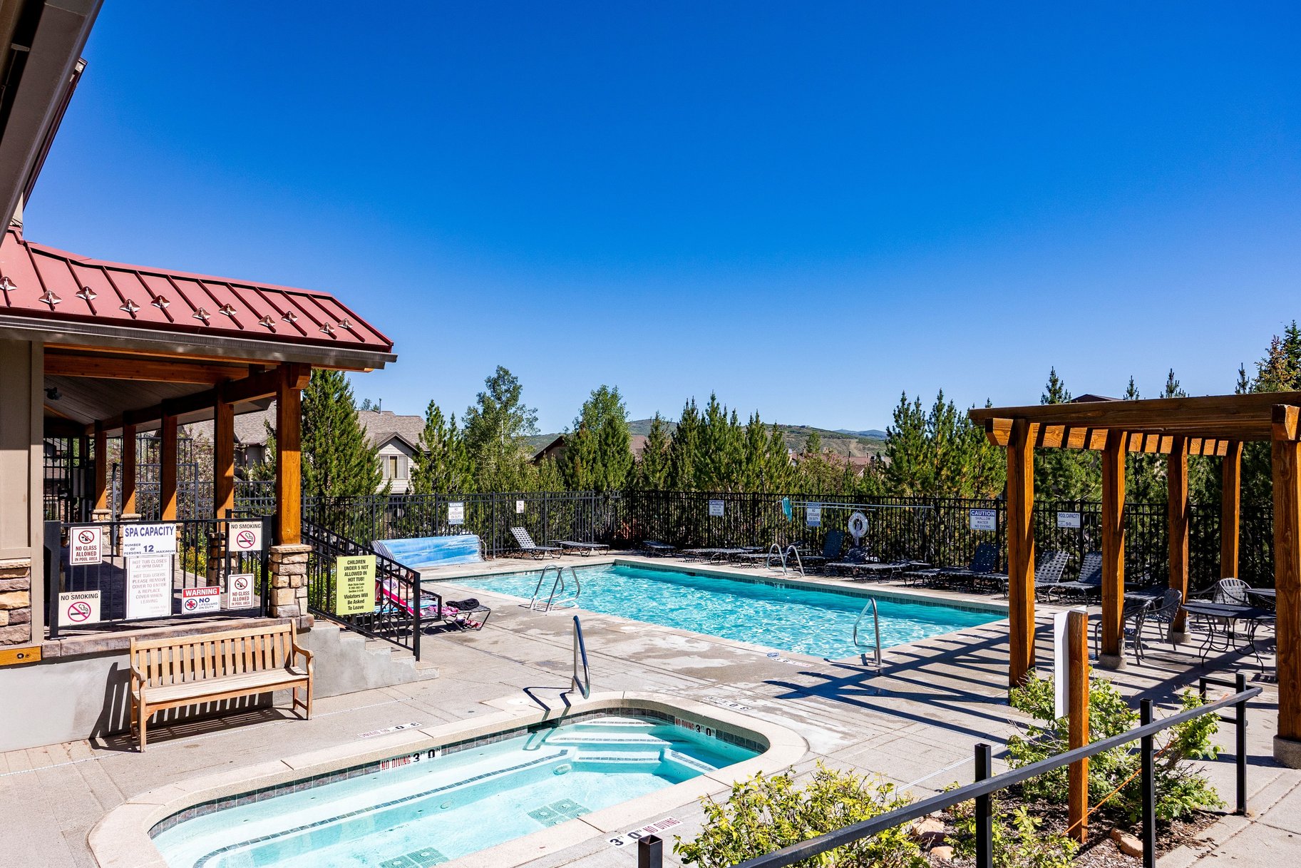  4-bedroom townhome in the Highly Desired Bear Hollow Community - 物件實景